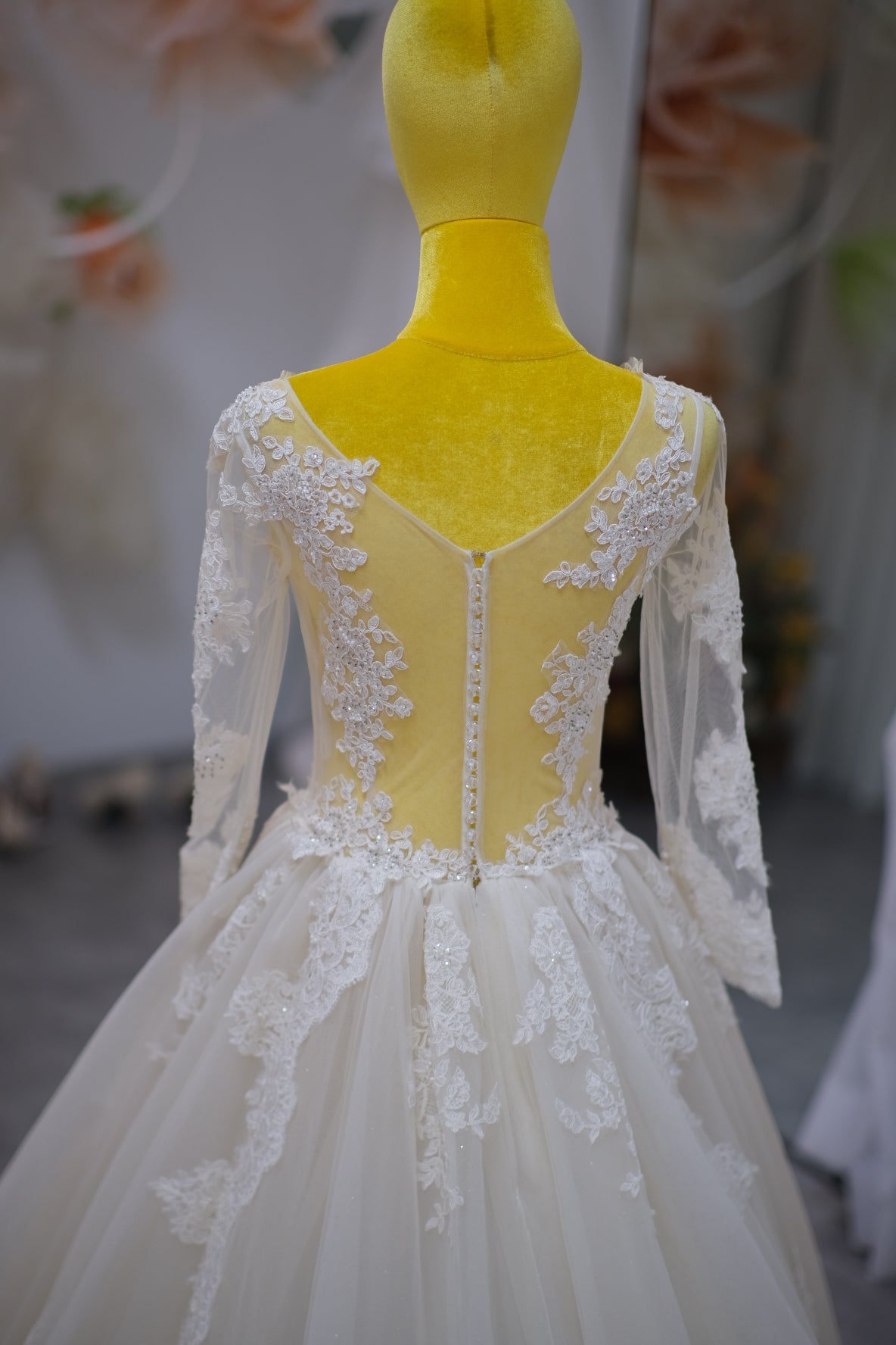 BG-WED-AME-10073 WEDDING GOWN PREMIUM FABRIC FULL LACE WITH BEADED SIZE S BUST 80-84 WAIST 64-68 HIPS 94