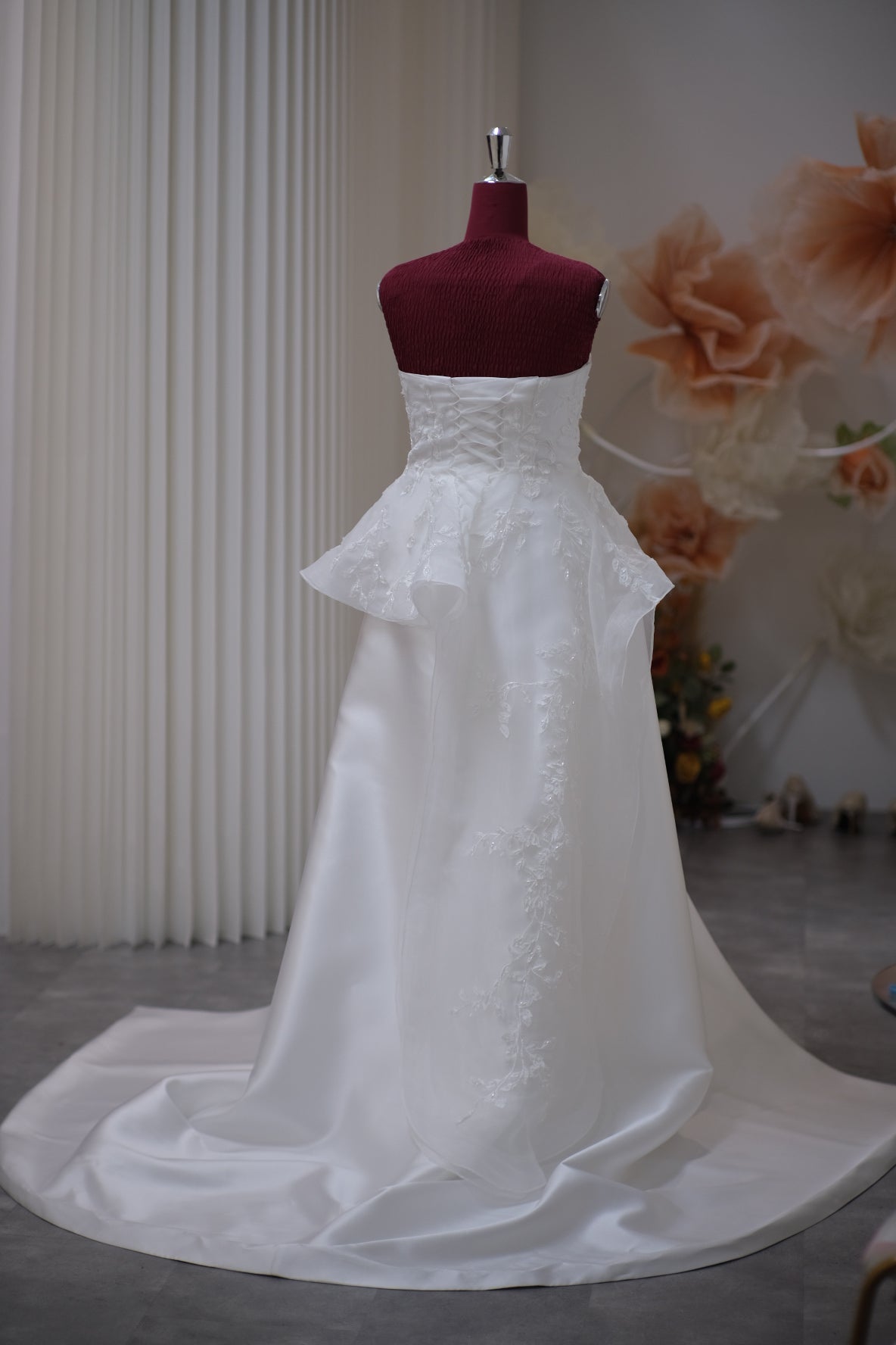 BG-WED-AME-10090 WEDDING GOWN LUX FABRIC HALF LACE SIZE L BUST 86-90 WAIST 70-72