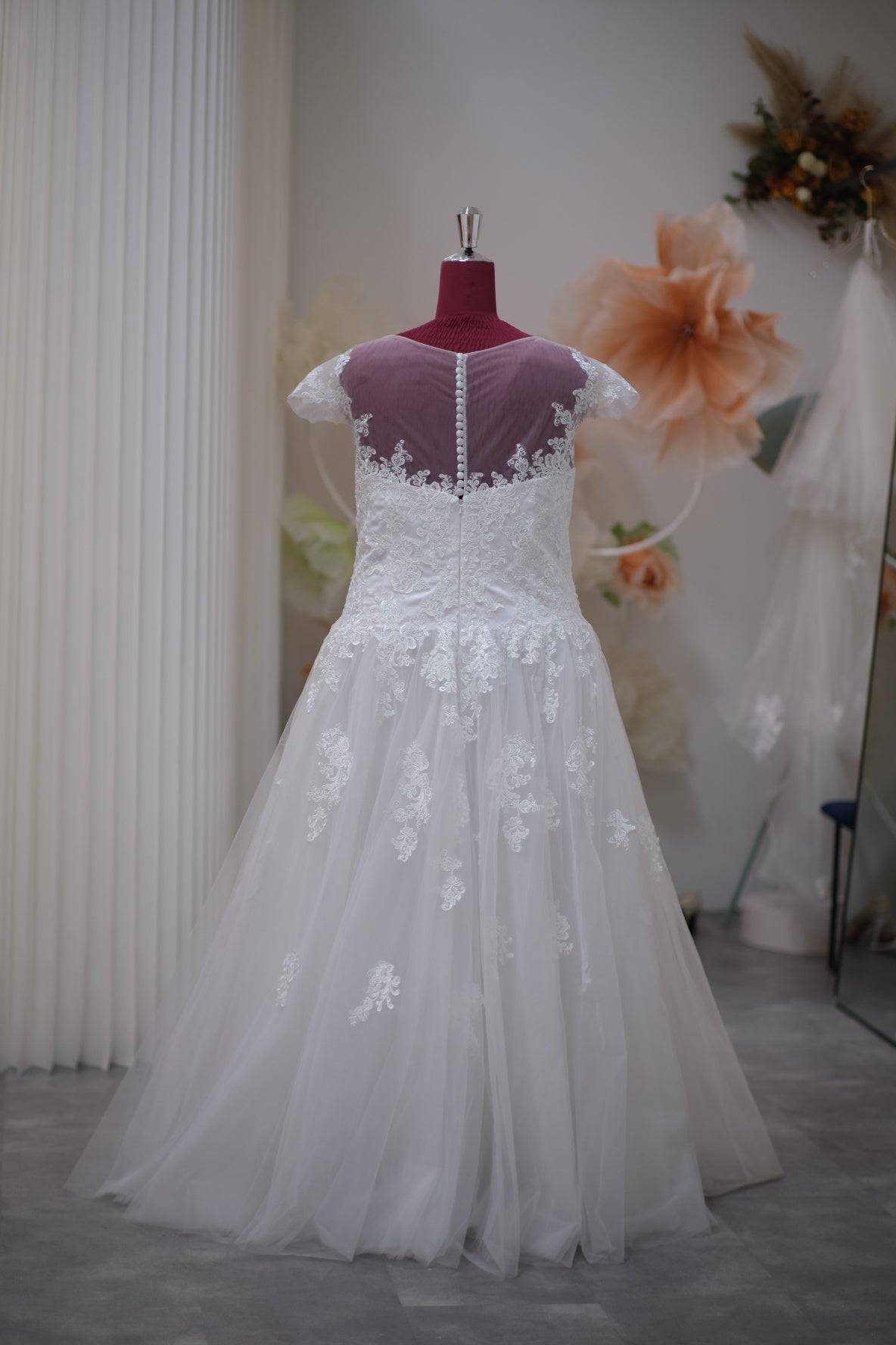 BG-WED-AME-10094 WEDDING GOWN FABRIC HALF LACE BUST 136 WAIST 124