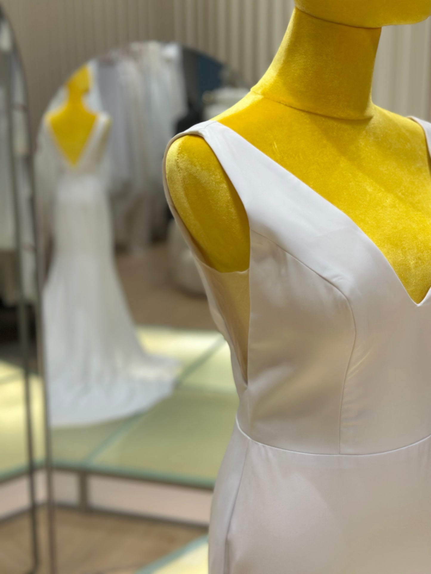 BG-WED-AME-10123 WEDDING GOWN FABRIC PLAIN LONG SIZE L BUST 87 WAIST 70