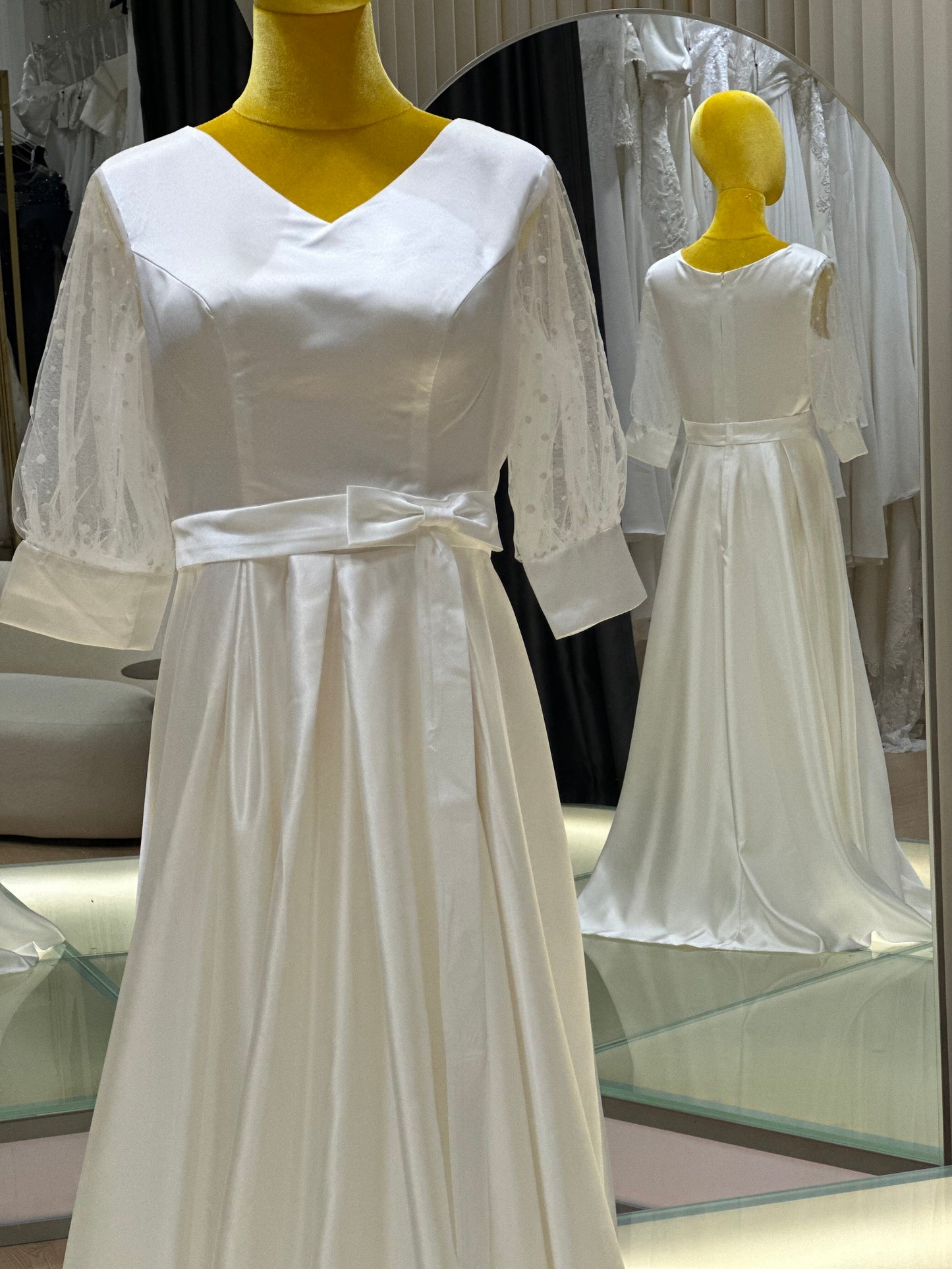 BG-WED-AME-10127 WEDDING GOWN FABRIC PLAIN WITH PLEATED SIZE XXL BUST 96 WAIST 78