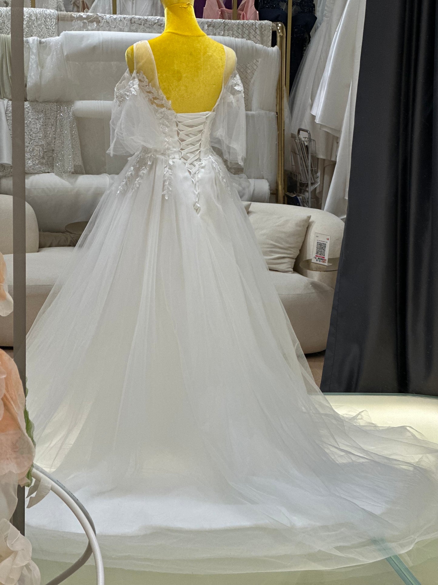 BG-WED-AME-10141 WEDDING GOWN FABRIC HALF LACE WITH BEADED SIZE M-XL BUST 84-94 WAIST 68-76