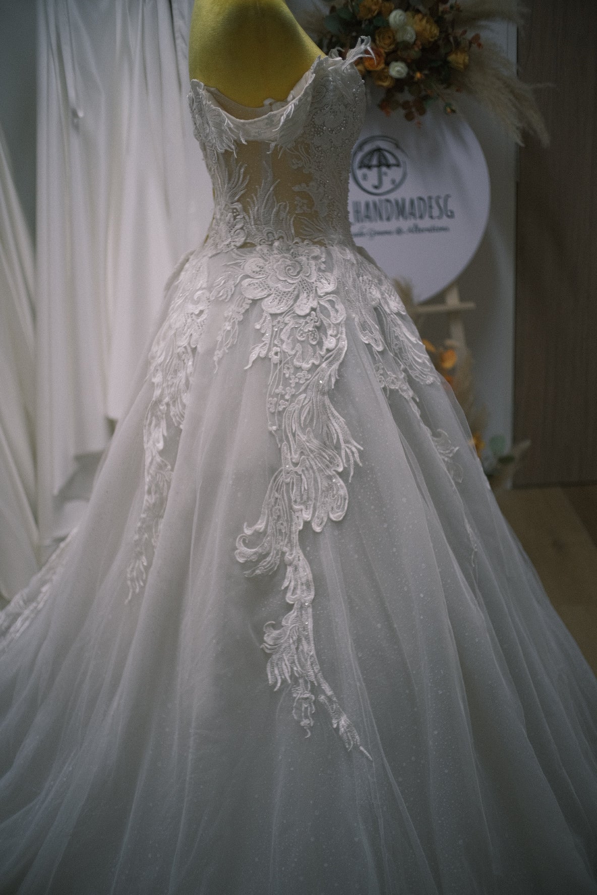 Wedding gown R-0424