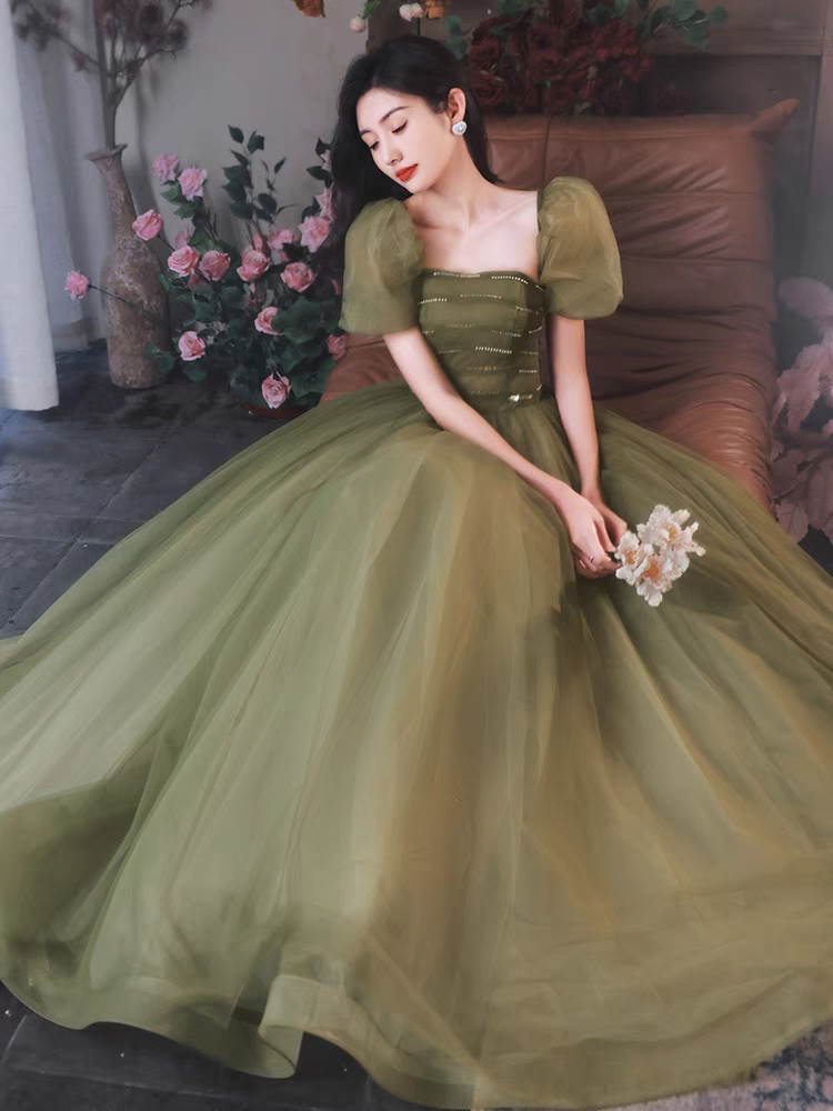 EG-SALE-AME-00181 Forest style evening dress for women light luxury high-end fairytale aesthetic olive green tone, puff sleeves, and flowing tulle skirt