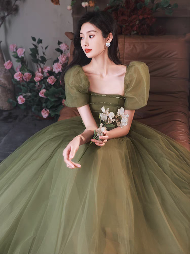 EG-SALE-AME-00181 Forest style evening dress for women light luxury high-end fairytale aesthetic olive green tone, puff sleeves, and flowing tulle skirt