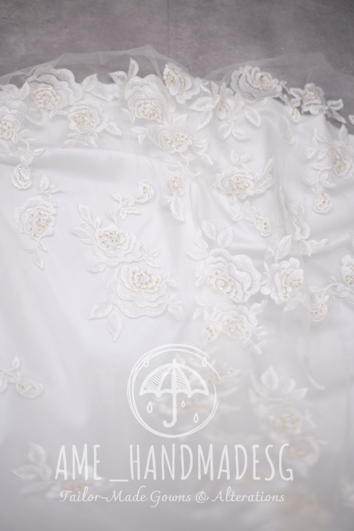 BG-WED-AME-10013 WEDDING GOWN PREMIUM FABRIC FULL APPLIQUE LACE WITH BEADED SIZE M , BUST 84-86 WAIST 68-70