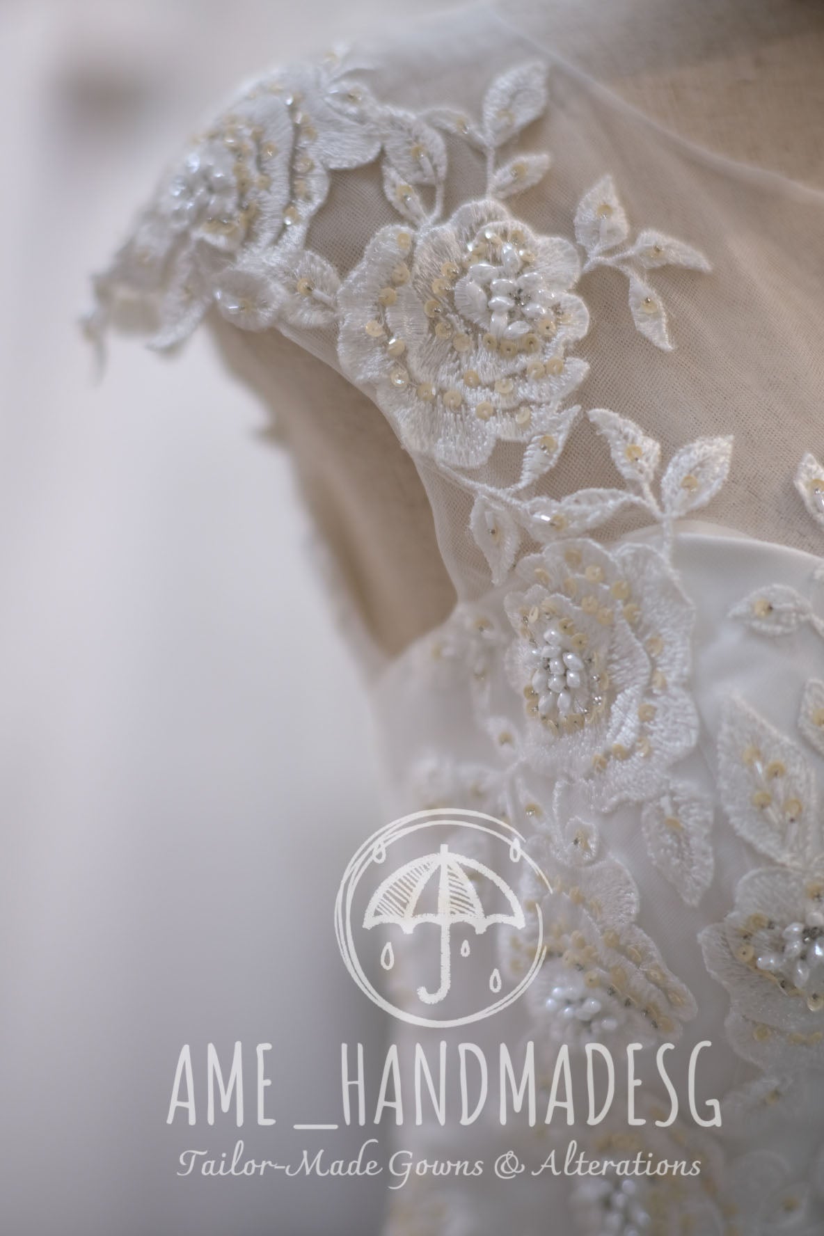BG-WED-AME-10013 WEDDING GOWN PREMIUM FABRIC FULL APPLIQUE LACE WITH BEADED SIZE M , BUST 84-86 WAIST 68-70