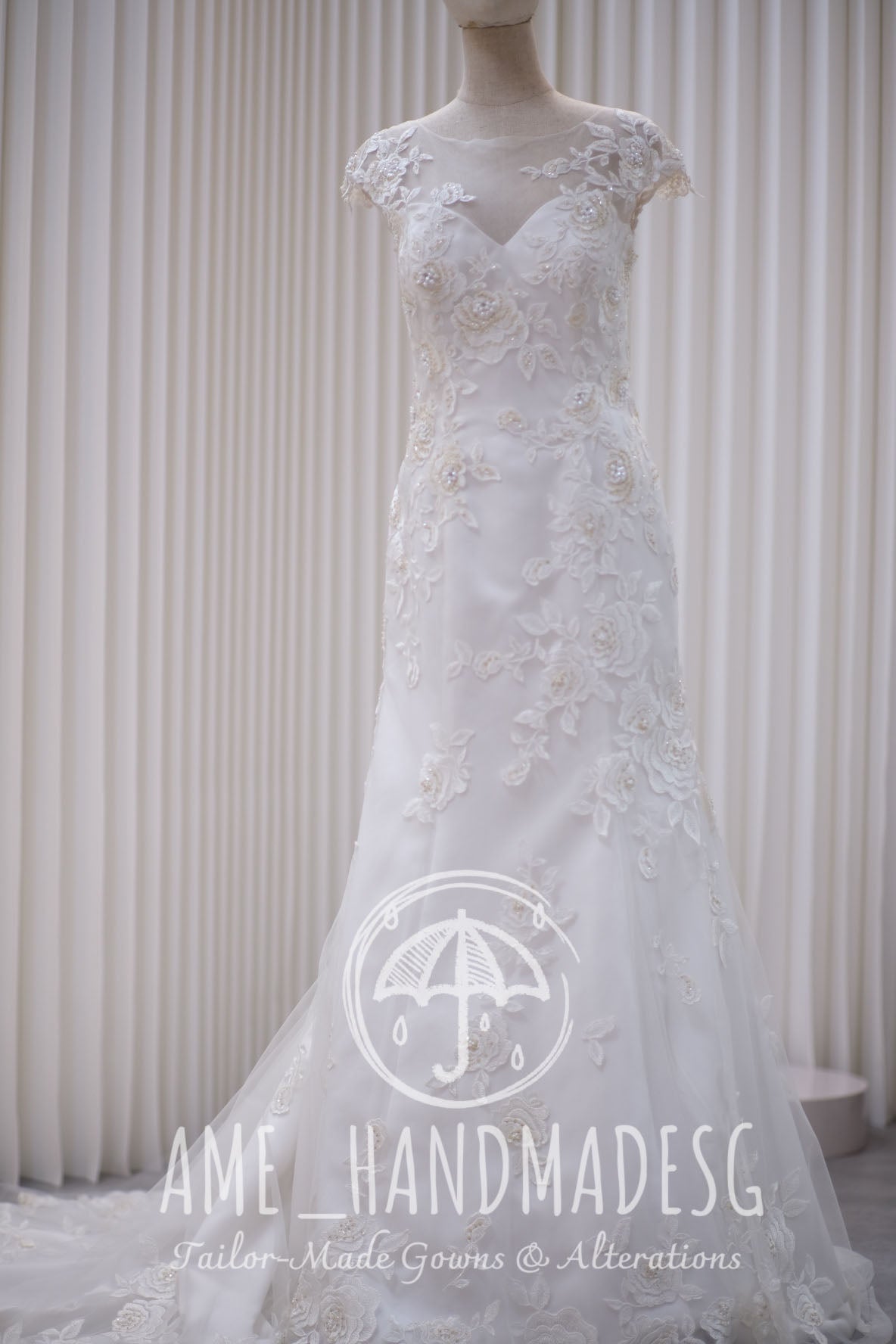 BG-WED-AME-10013 WEDDING GOWN PREMIUM FABRIC FULL APPLIQUE LACE WITH BEADED SIZE M , BUST 84-86 WAIST 68-70
