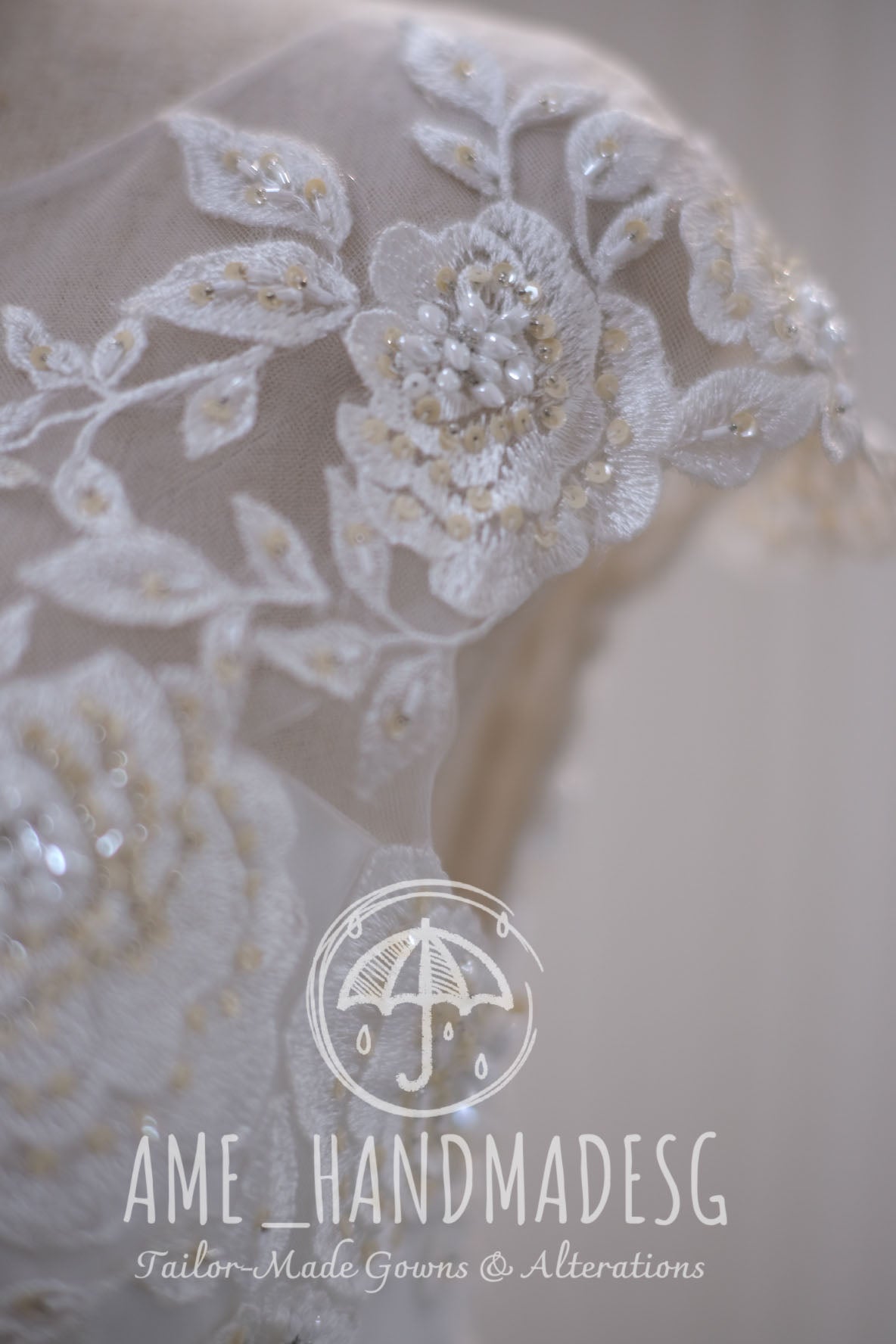 BG-WED-AME-10013 WEDDING GOWN PREMIUM FABRIC FULL APPLIQUE LACE WITH BEADED SIZE M , BUST 84-86 WAIST 68-70