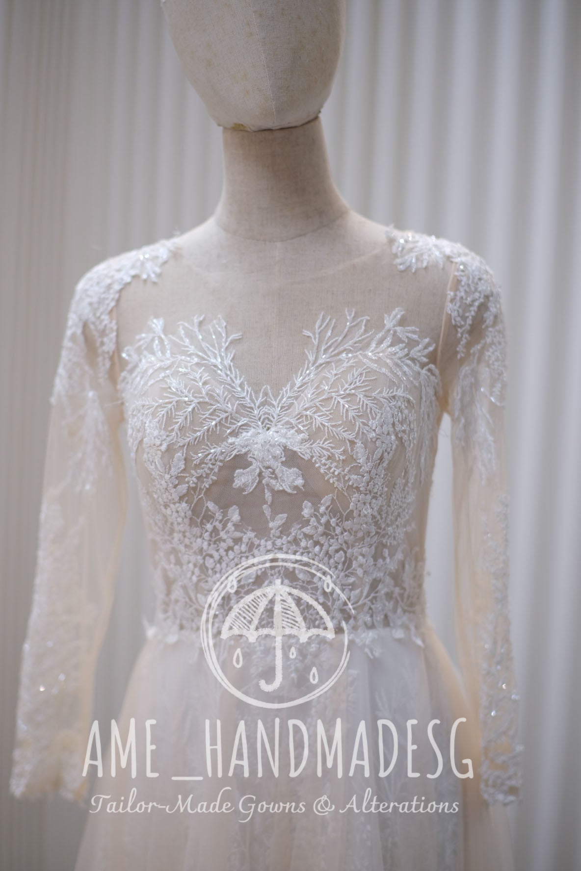 BG-WED-AME-10021 WEDDING GOWN LUX FABRIC FULL FABRIC LACE WITH BEADED SIZE S BUST 80-84 WAIST 66-68