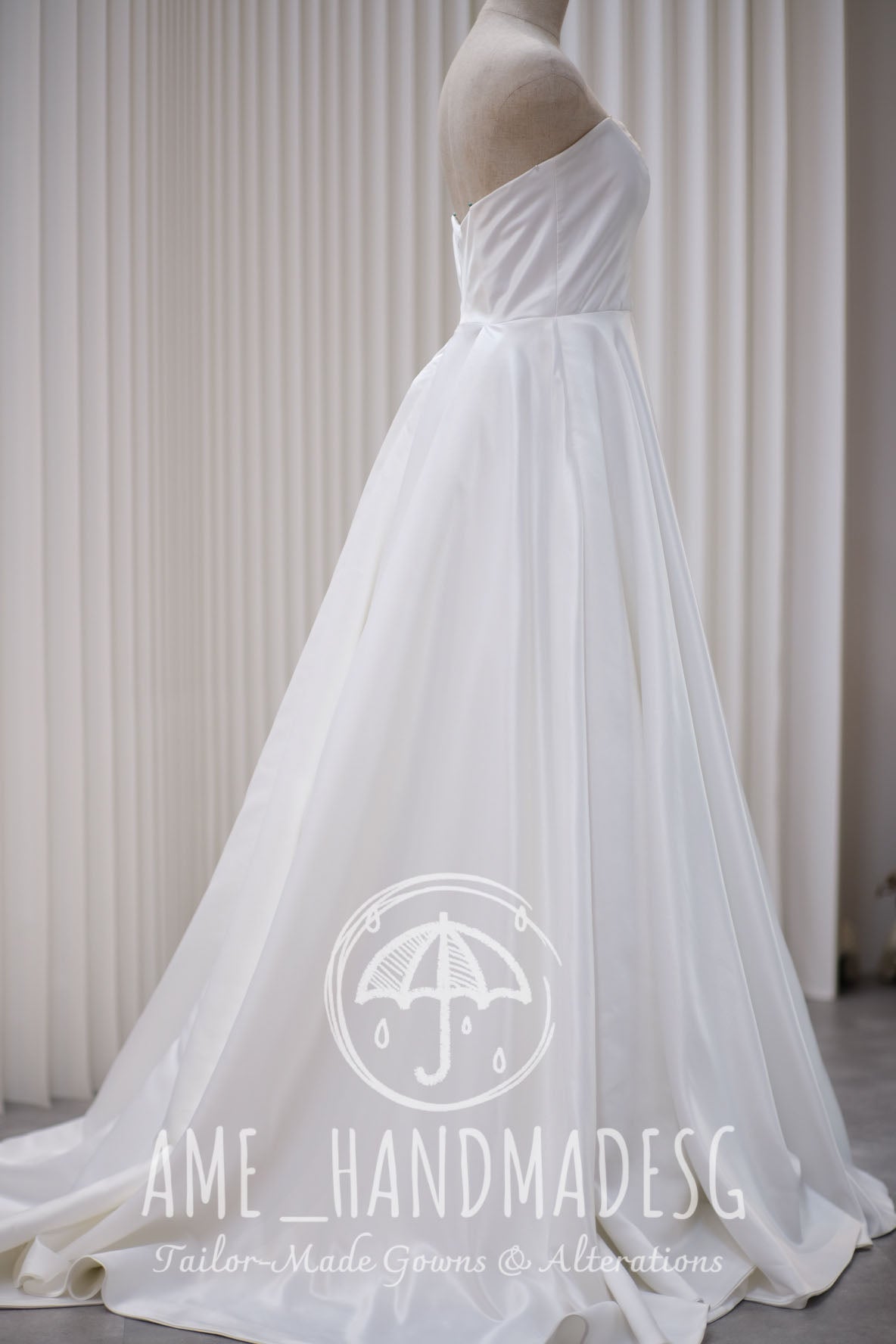BG-WED-AME-10022 WEDDING GOWN LUX FABRIC PLAIN WITH PLEATED SIZE L BUST 88-90 WAIST 70-72