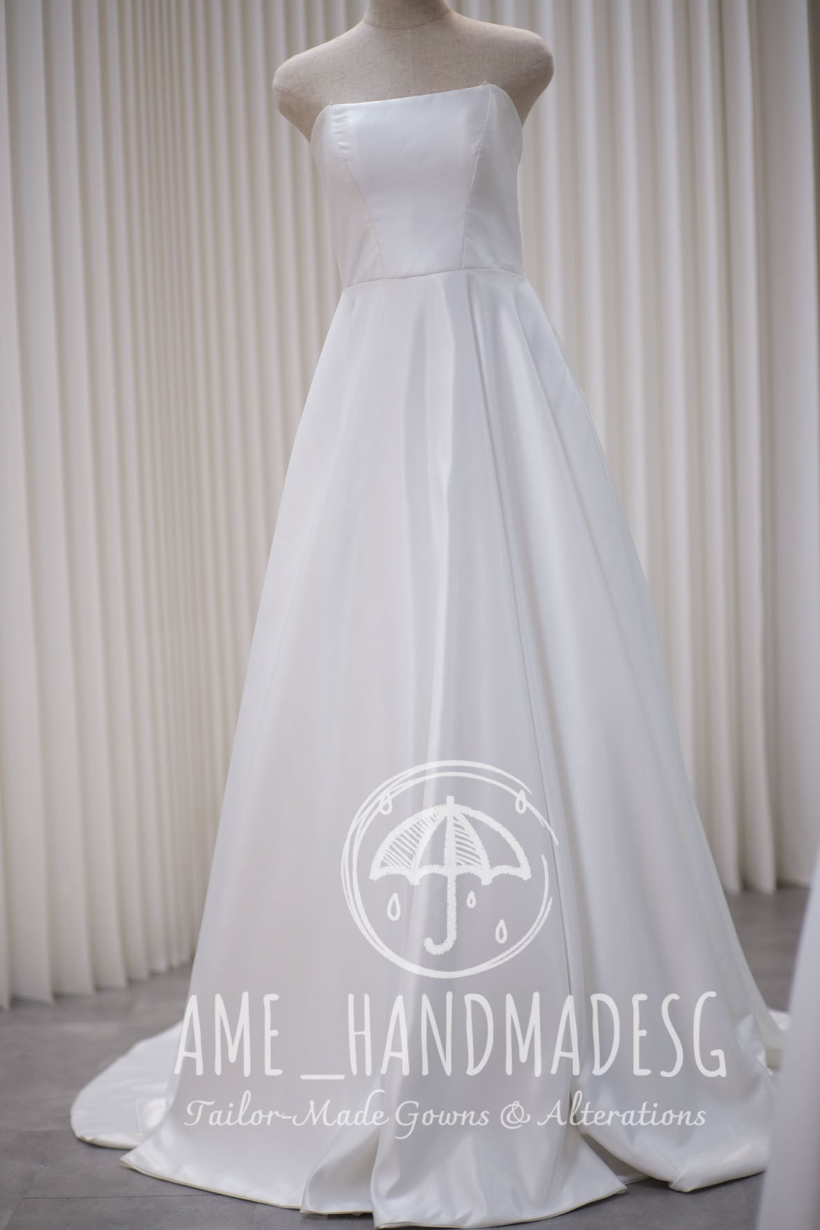 BG-WED-AME-10022 WEDDING GOWN LUX FABRIC PLAIN WITH PLEATED SIZE L BUST 88-90 WAIST 70-72