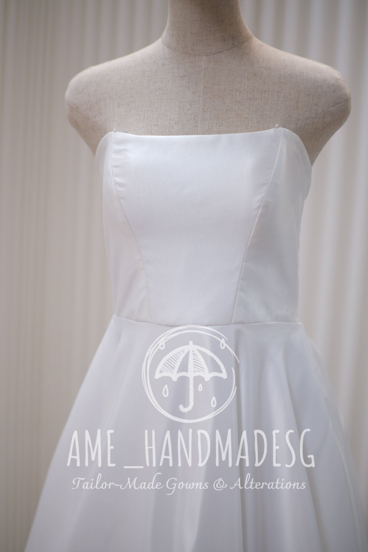 BG-WED-AME-10022 WEDDING GOWN LUX FABRIC PLAIN WITH PLEATED SIZE L BUST 88-90 WAIST 70-72