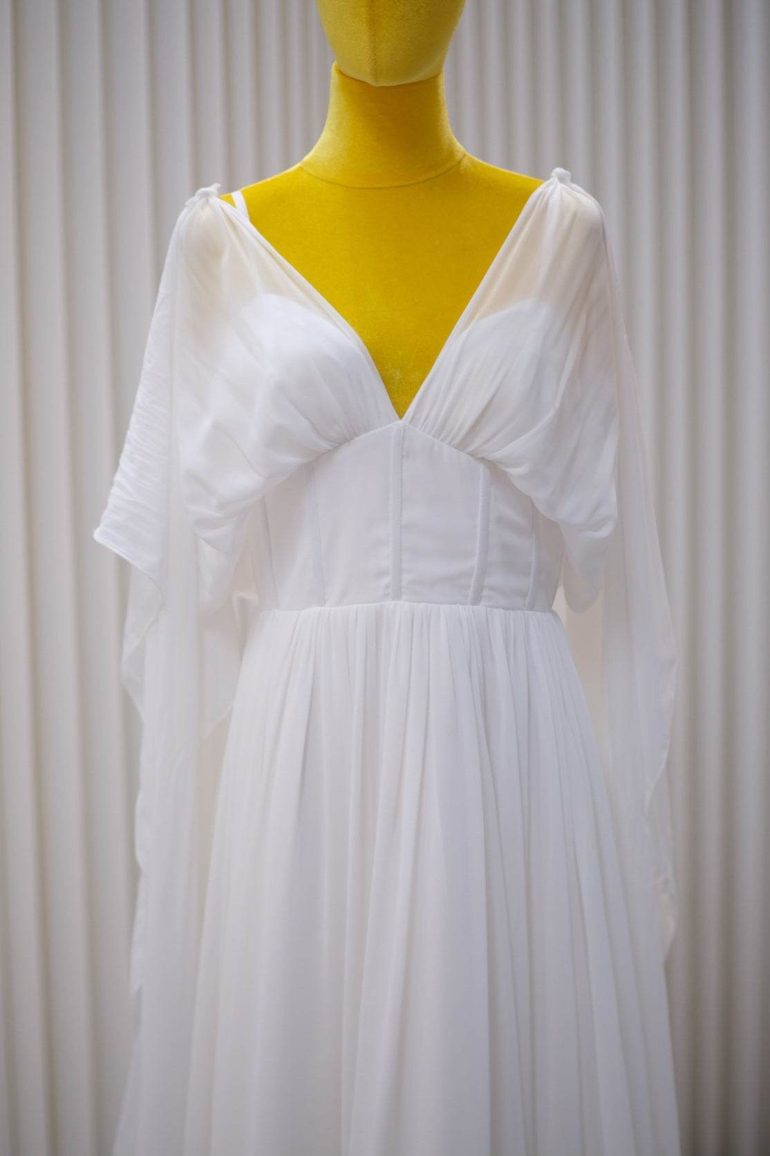 BG-WED-AME-10029 WEDDING GOWN PREMIUM FABRIC PLAIN WITH PLEATED SIZE M BUST 84-86 WAIST 68-70 HIPS 98