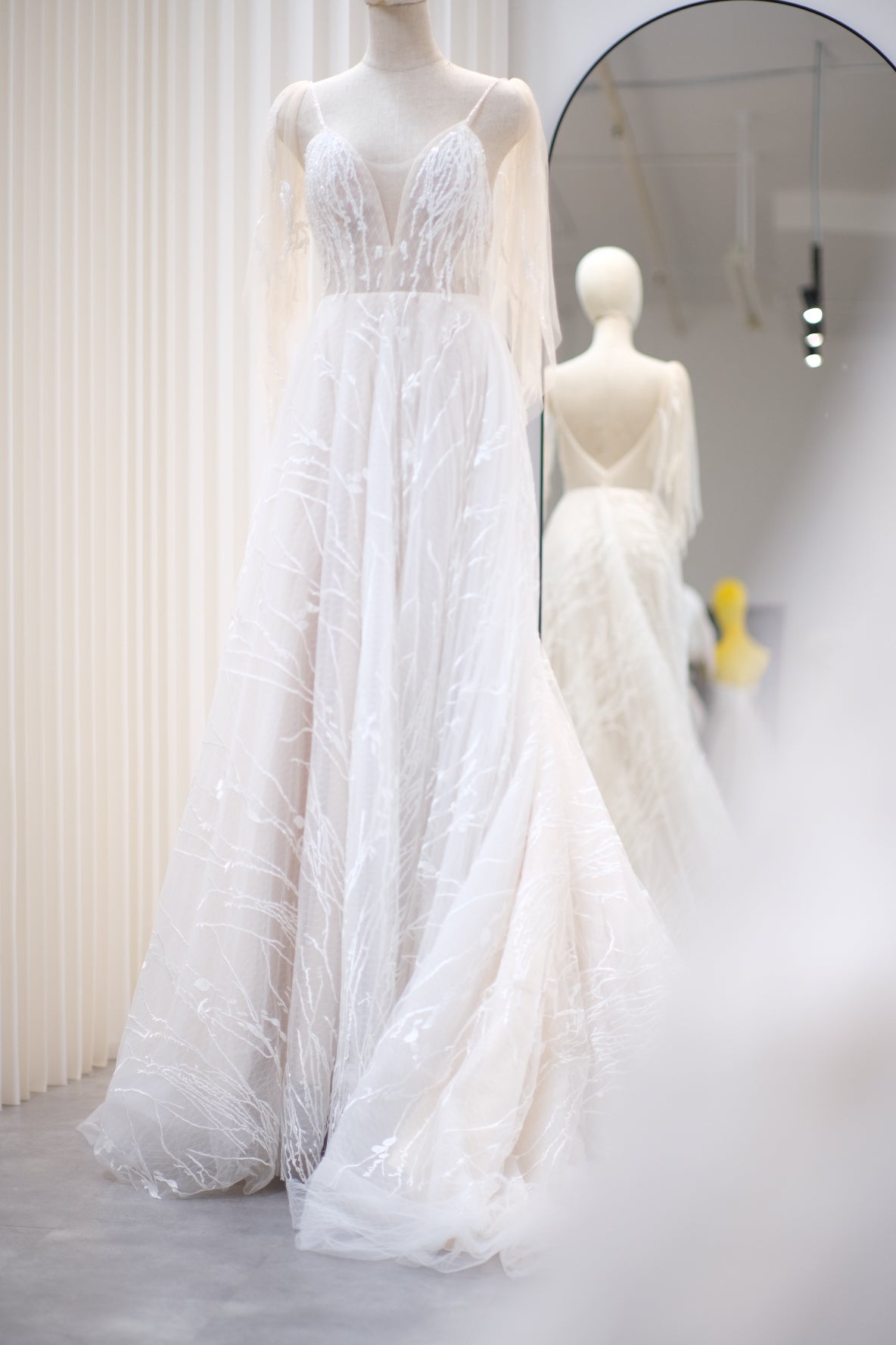 BG-WED-AME-10036 WEDDING GOWN LUX FABRIC, FULL FABRIC LACE SIZE S BUST 80-84 WAIST 66-68 HIPS 96