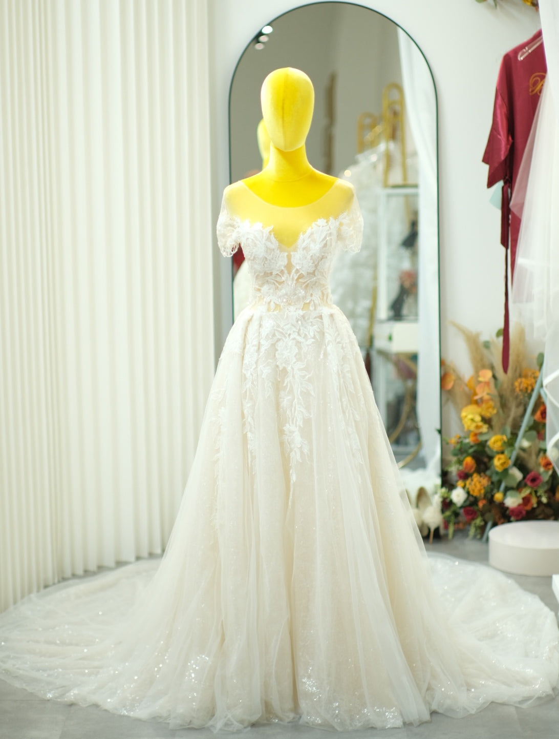 BG-WED-AME-10041 WEDDING GOWN LUX FABRIC, FULL FABRIC LACE WITH LACE ,SIZE S BUST 80-84 WAIST 66-68 HIPS 96