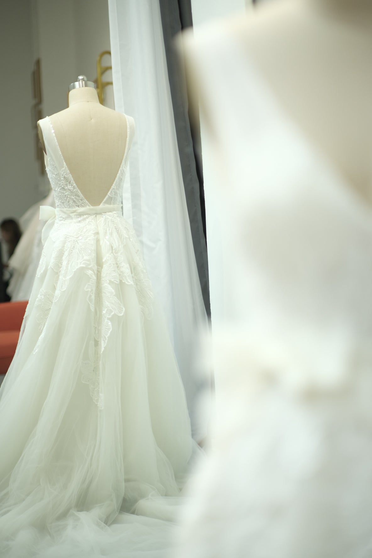 BG-WED-AME-10044 WEDDING GOWN LUX FABRIC HALF LACE WITH BEADED SIZE S BUST 80-84 WAIST 64-68 HIPS 94