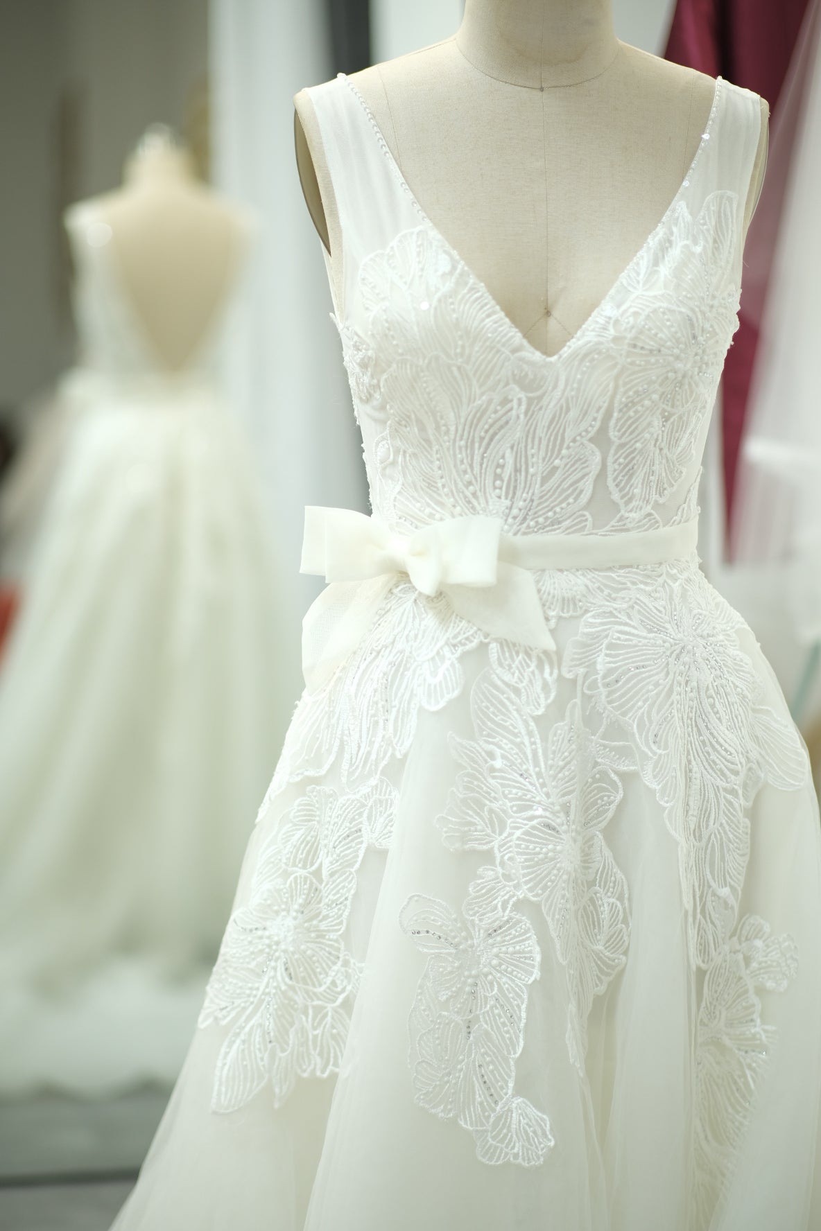 BG-WED-AME-10044 WEDDING GOWN LUX FABRIC HALF LACE WITH BEADED SIZE S BUST 80-84 WAIST 64-68 HIPS 94