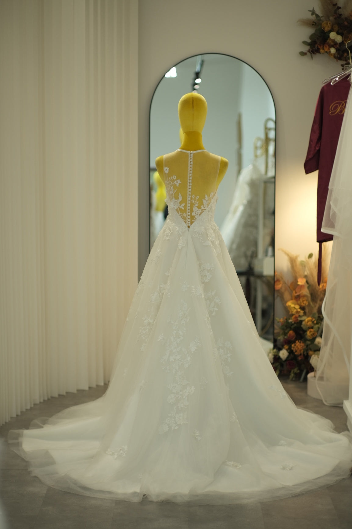 BG-WED-AME-10048 WEDDING GOWN LUX FABRIC HALF LACE WITH 3D LACE SIZE M BUST 84-86 WAIST 68-70 HIPS 98