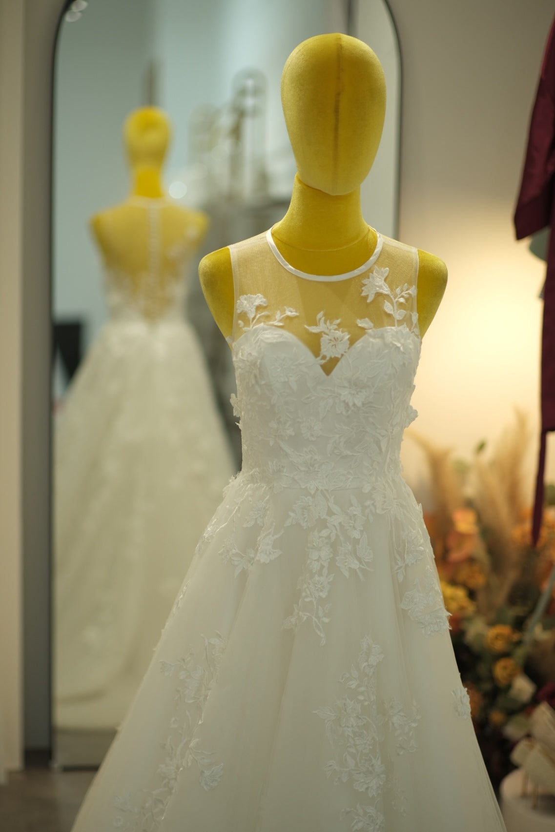 BG-WED-AME-10048 WEDDING GOWN LUX FABRIC HALF LACE WITH 3D LACE SIZE M BUST 84-86 WAIST 68-70 HIPS 98