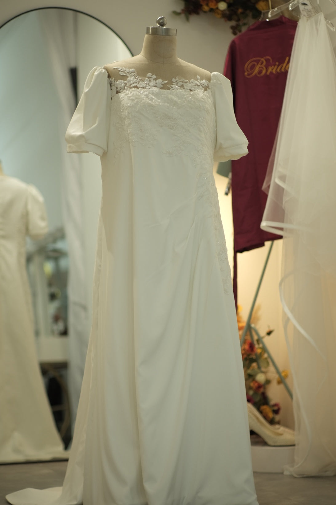 BG-WED-AME-10045 WEDDING GOWN LUX FABRIC HALF LACE WITH BEADED SIZE 5XL BUST 118 WAIST 98