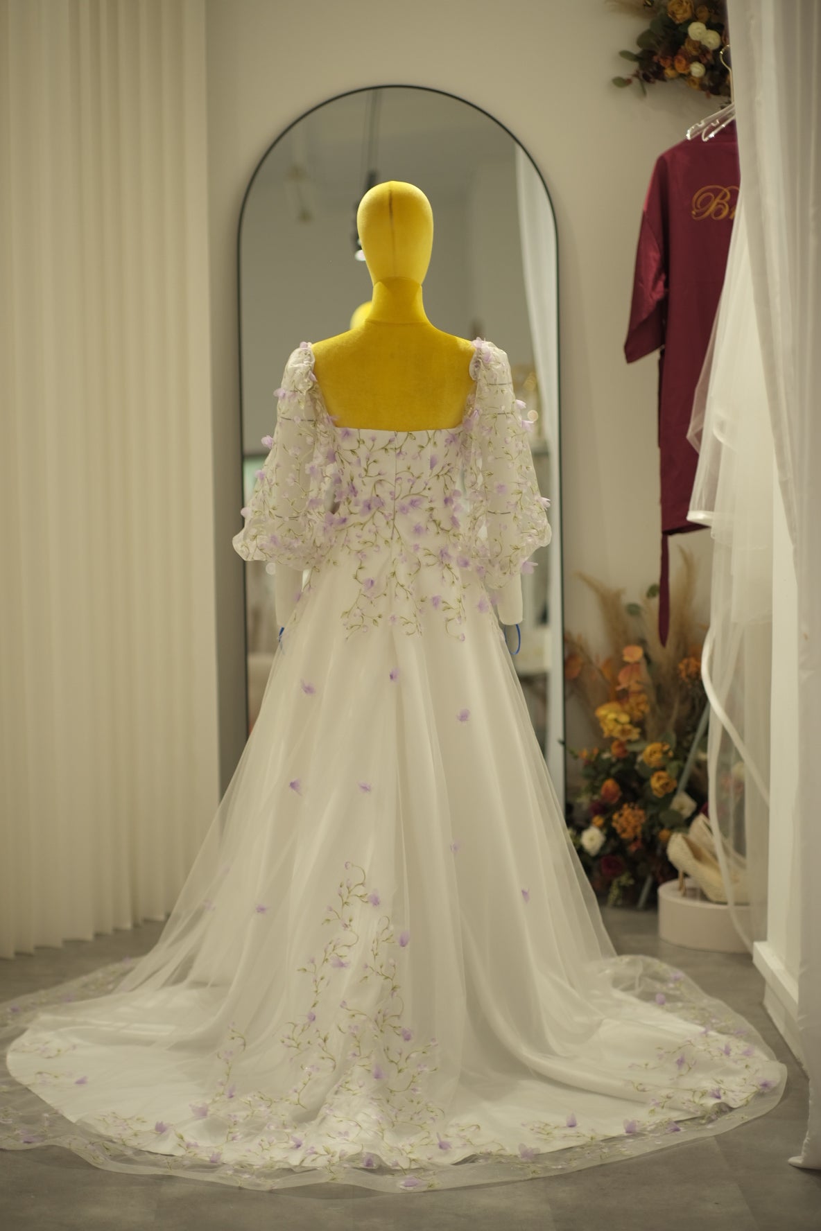 BG-WED-AME-10053 WEDDING GOWN LUX FABRIC HALF LACE WITH 3D LACE SIZE M BUST 84-86 WAIST 68-70 HIPS 98