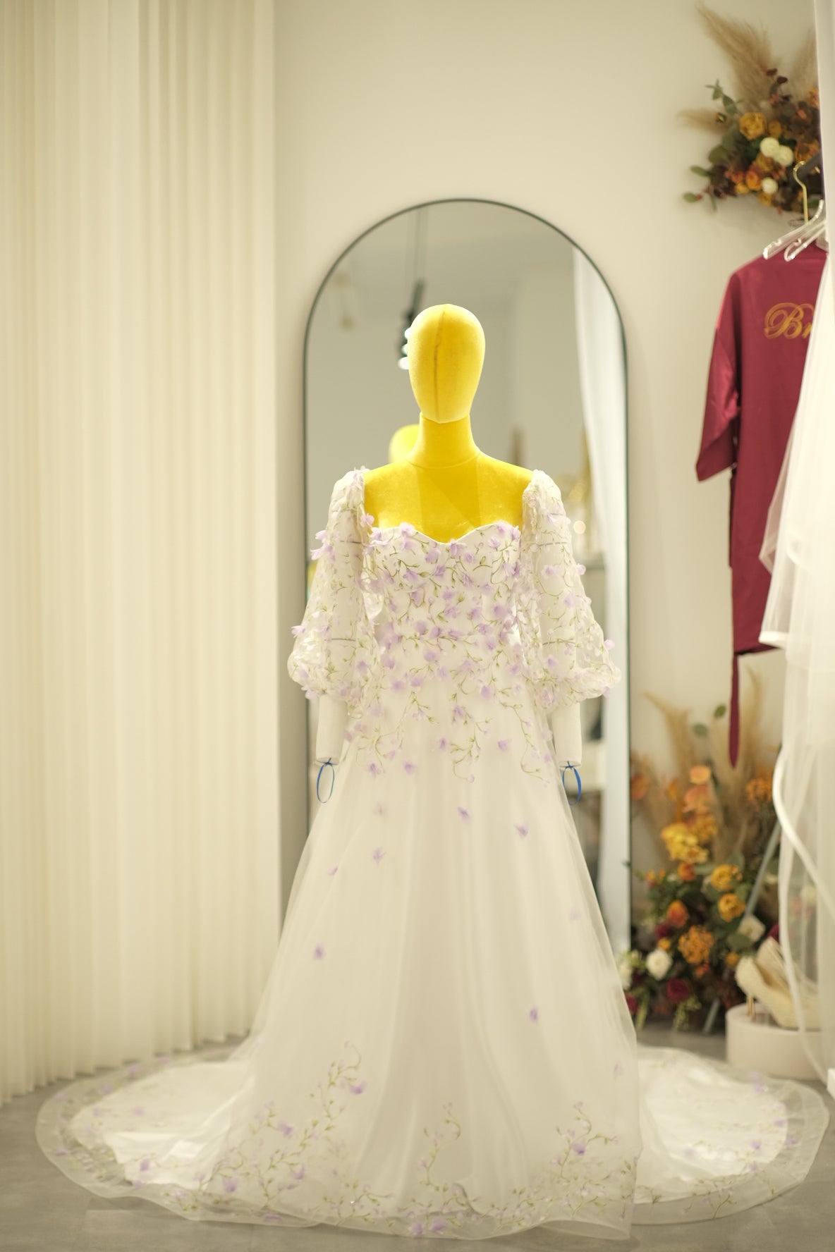 BG-WED-AME-10053 WEDDING GOWN LUX FABRIC HALF LACE WITH 3D LACE SIZE M BUST 84-86 WAIST 68-70 HIPS 98