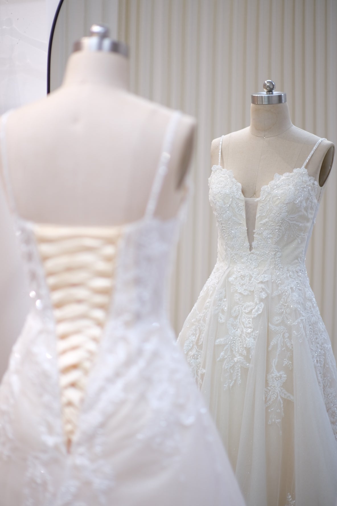 BG-WED-AME-10059 WEDDING GOWN LUX FABRIC Full Gliter WITH BEADED SIZE M BUST 84-86 WAIST 68-70