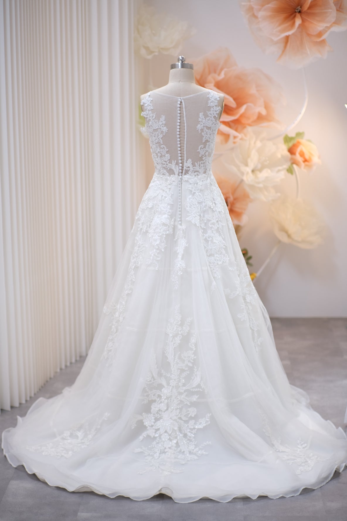 BG-WED-AME-10060 WEDDING GOWN LUX FABRIC Full Applique Lace WITH BEADED SIZE M BUST 84-86 WAIST 68-70