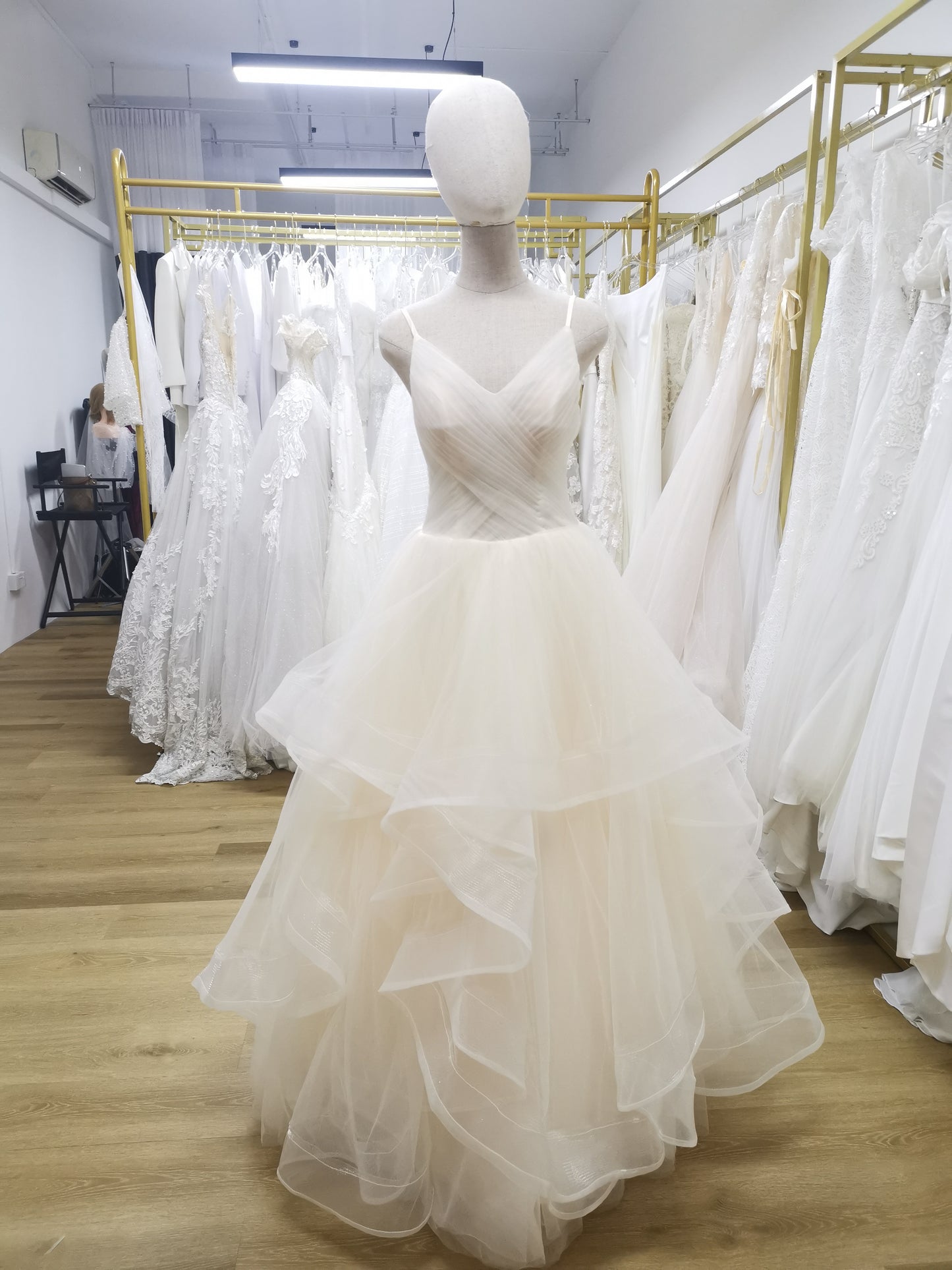 Wedding bridal gown R-0441