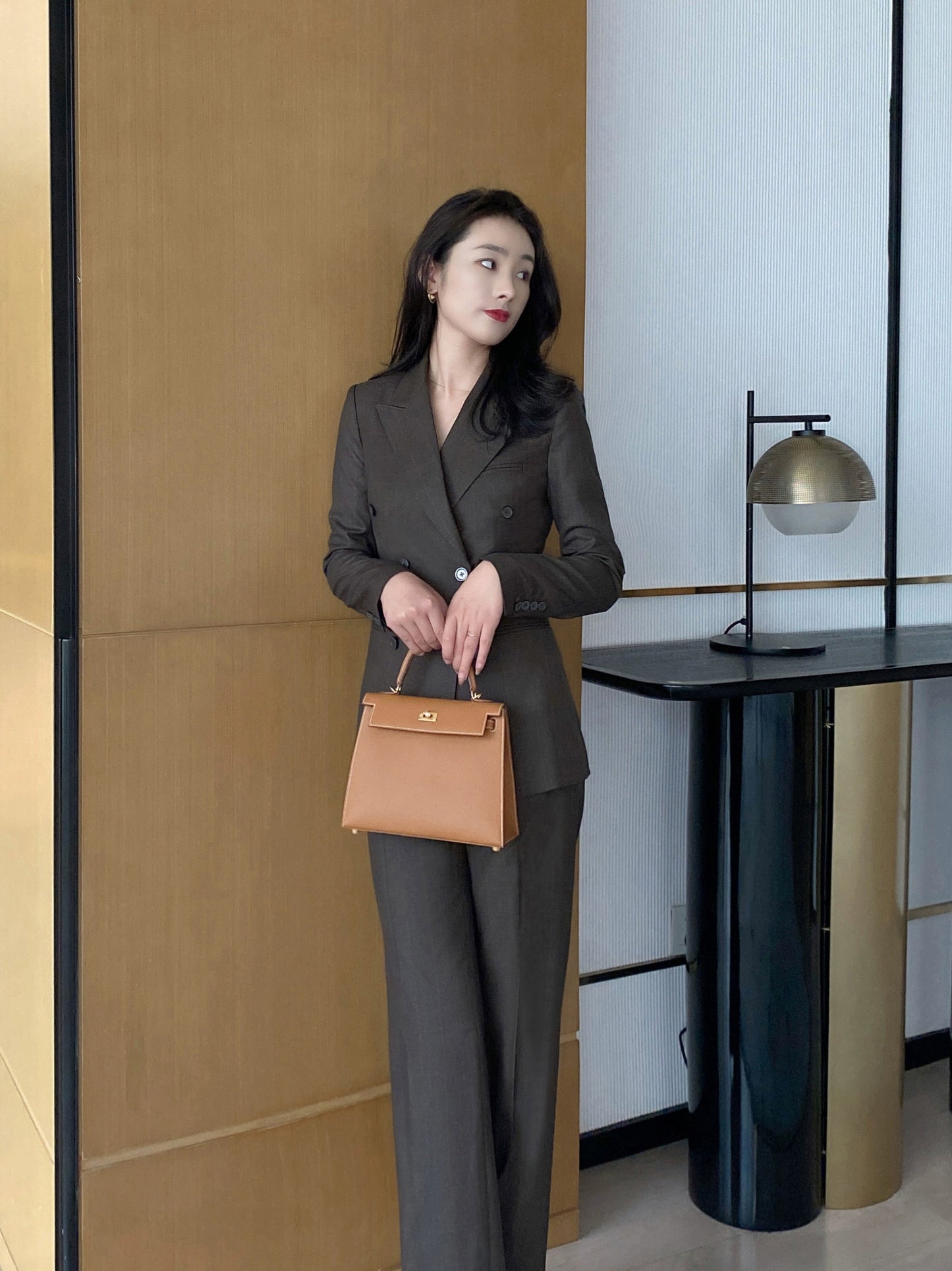 Coffee-Colored Classic Women’s Double-Breasted Suit with Straight Trousers
