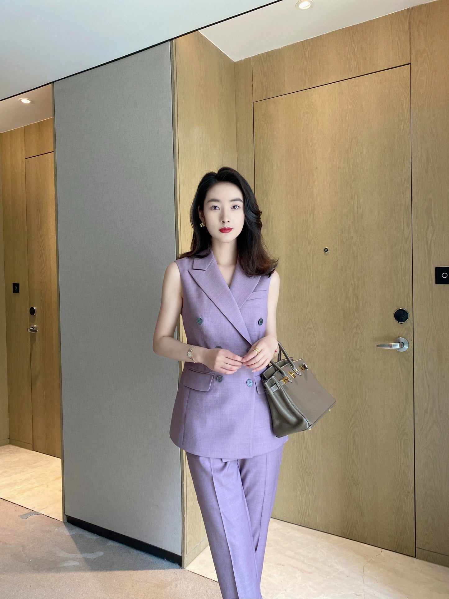 Summer Sleeveless Vest with Classic Suit Jacket and Slim Trousers