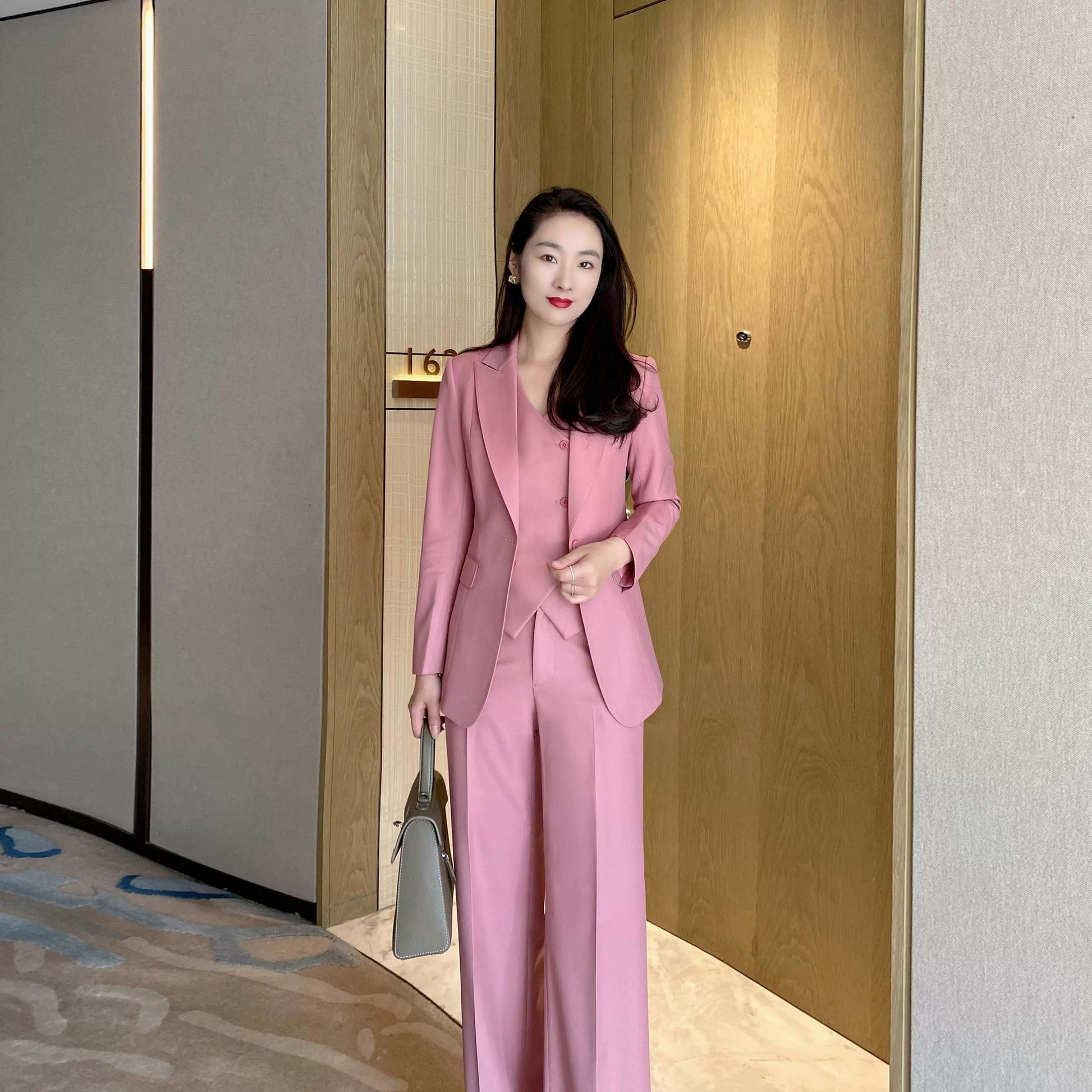 Rose Pink Professional Three-Piece Women's Suit with High-Waist Pants