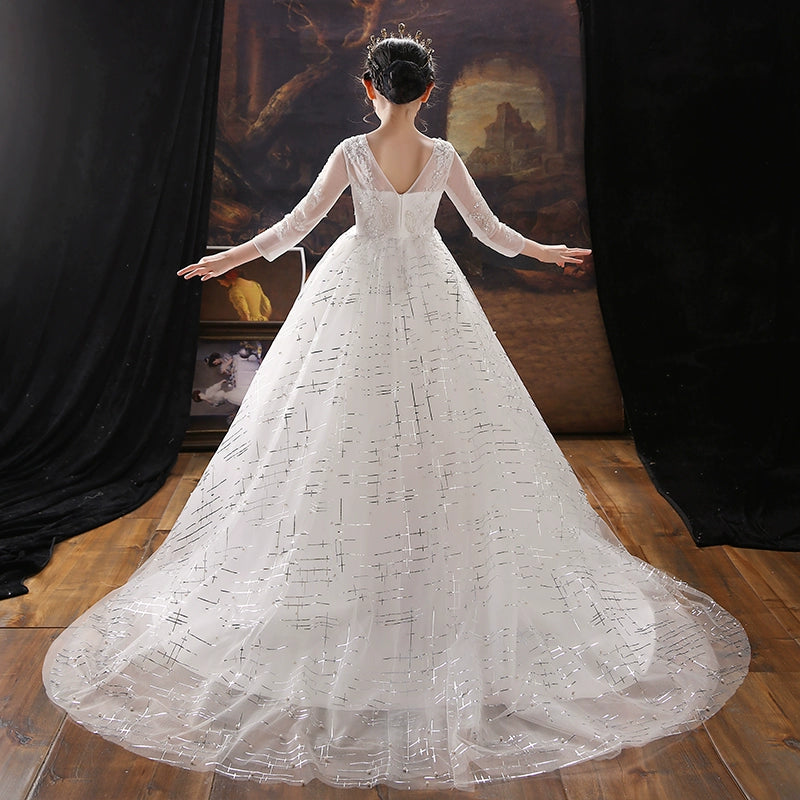 Elite Wedding Dress for Children: Princess Costume, Piano Performance