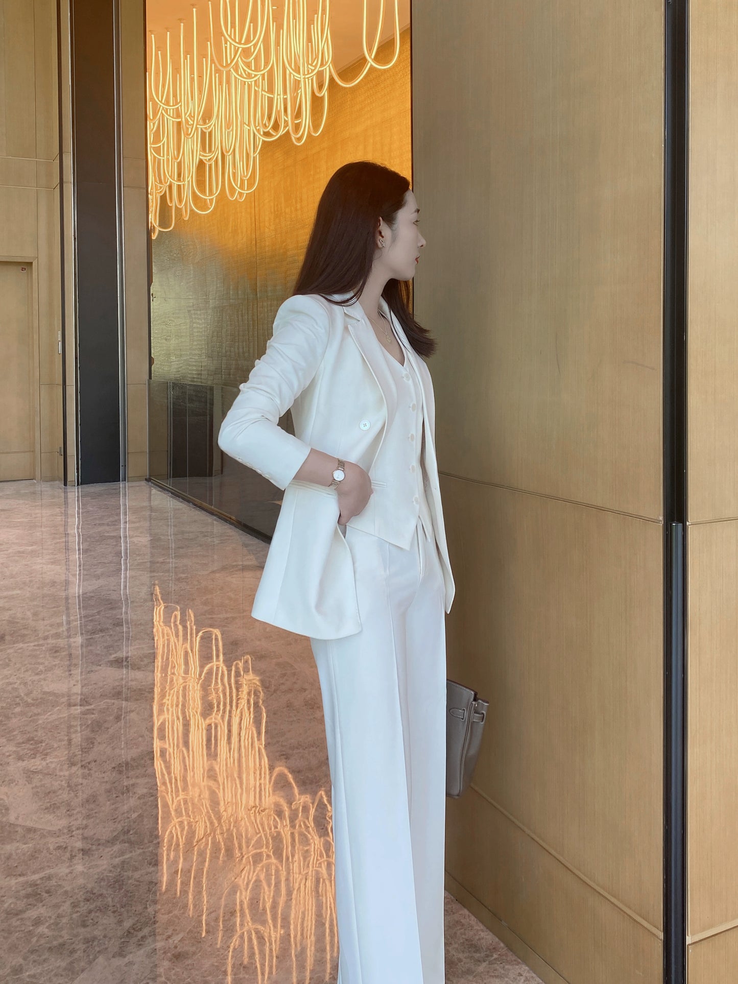 Elegant White Autumn 3‑Piece Suit Set – Loose Straight Fit