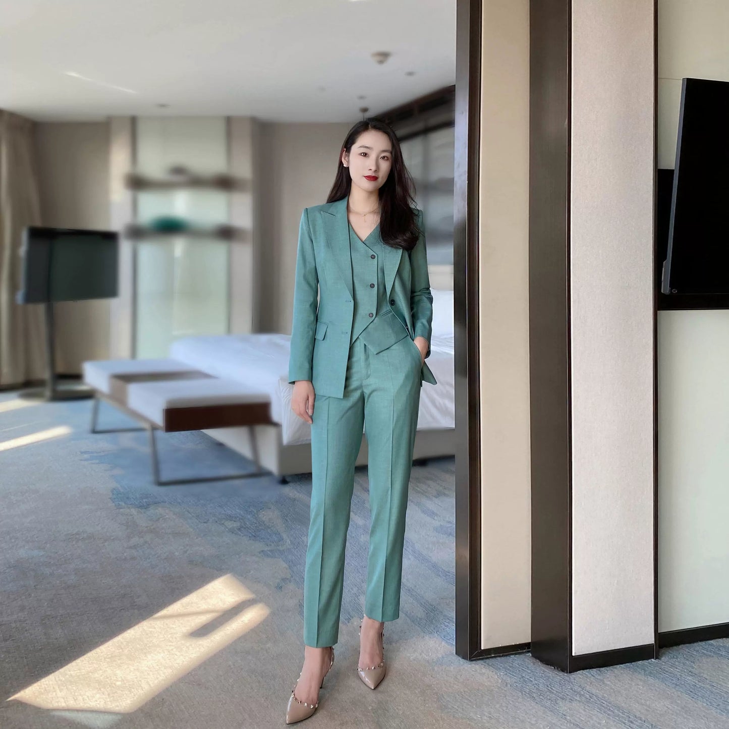 Elegant Green Women's 3-Piece Slim Fit Suit Set