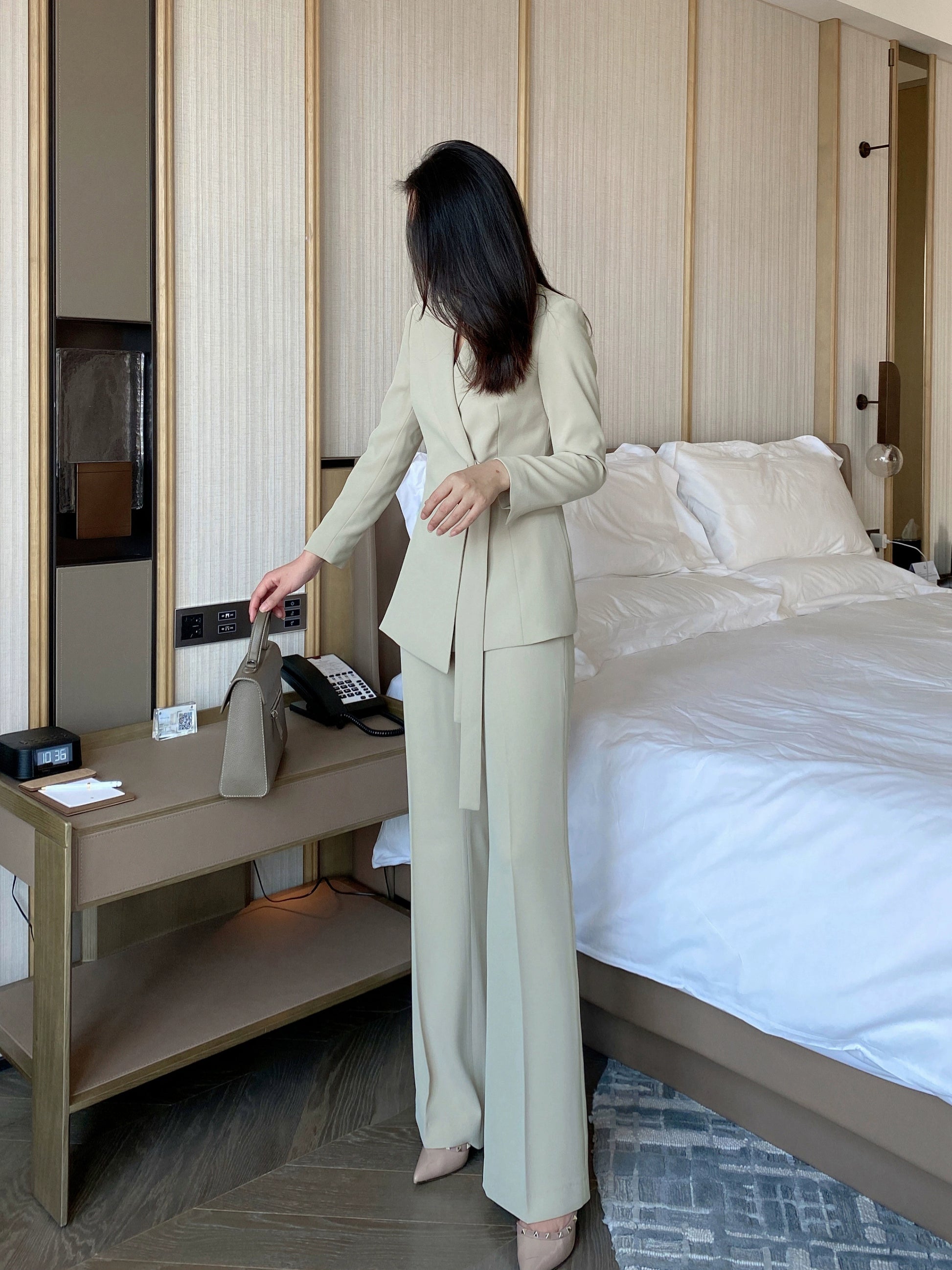 Avocado Green Slim-Fit Women's Suit Set with Trousers