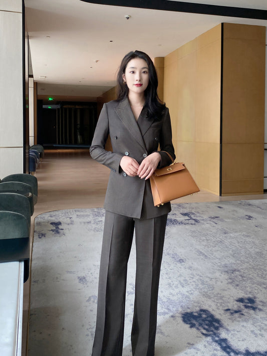 Coffee-Colored Classic Women’s Double-Breasted Suit with Straight Trousers