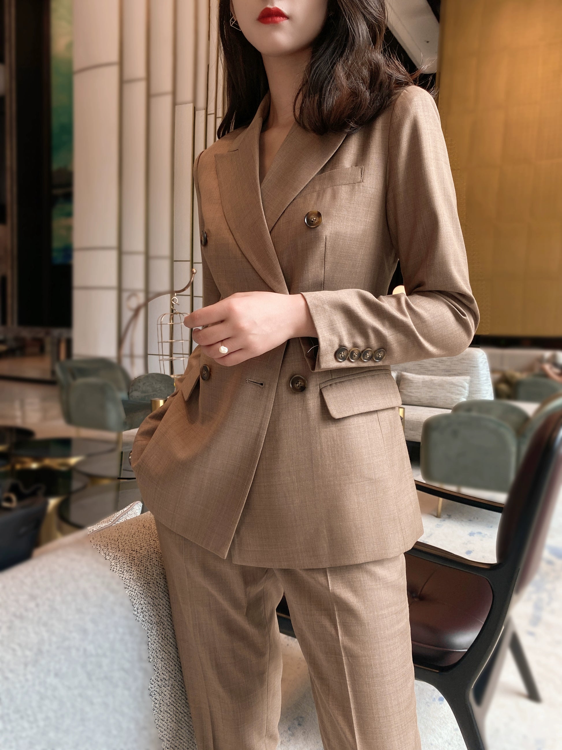 Colored Woolen Suit with Slim Fit Trousers – Premium Autumn 2023