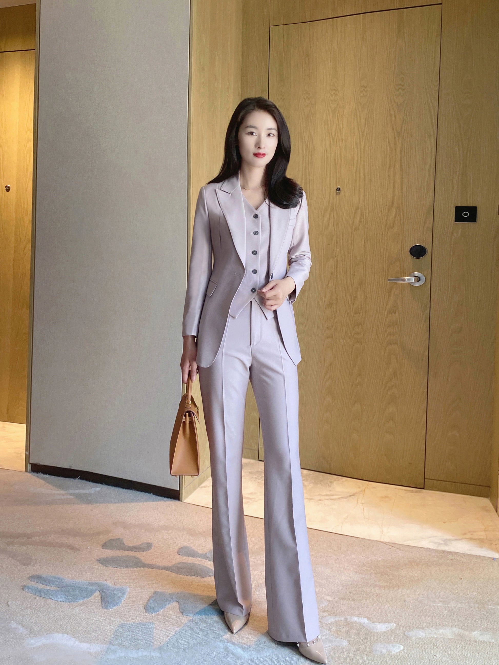 Elegant Pale Pinkish Gray Wool 3-Piece Women's Suit Set