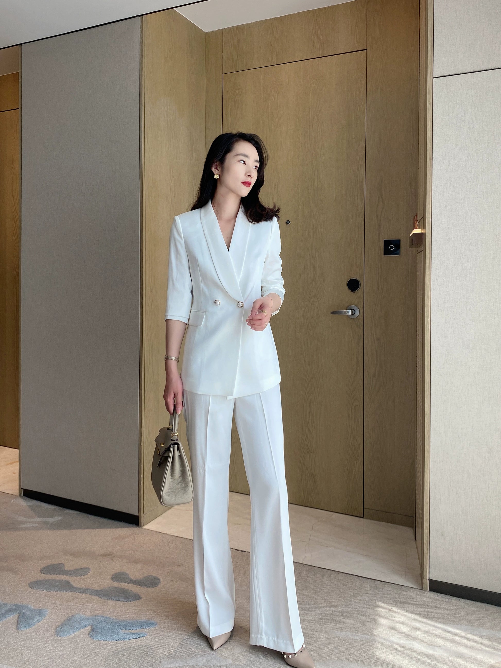 Summer Light White Classic Suit Jacket with Fitted Trousers