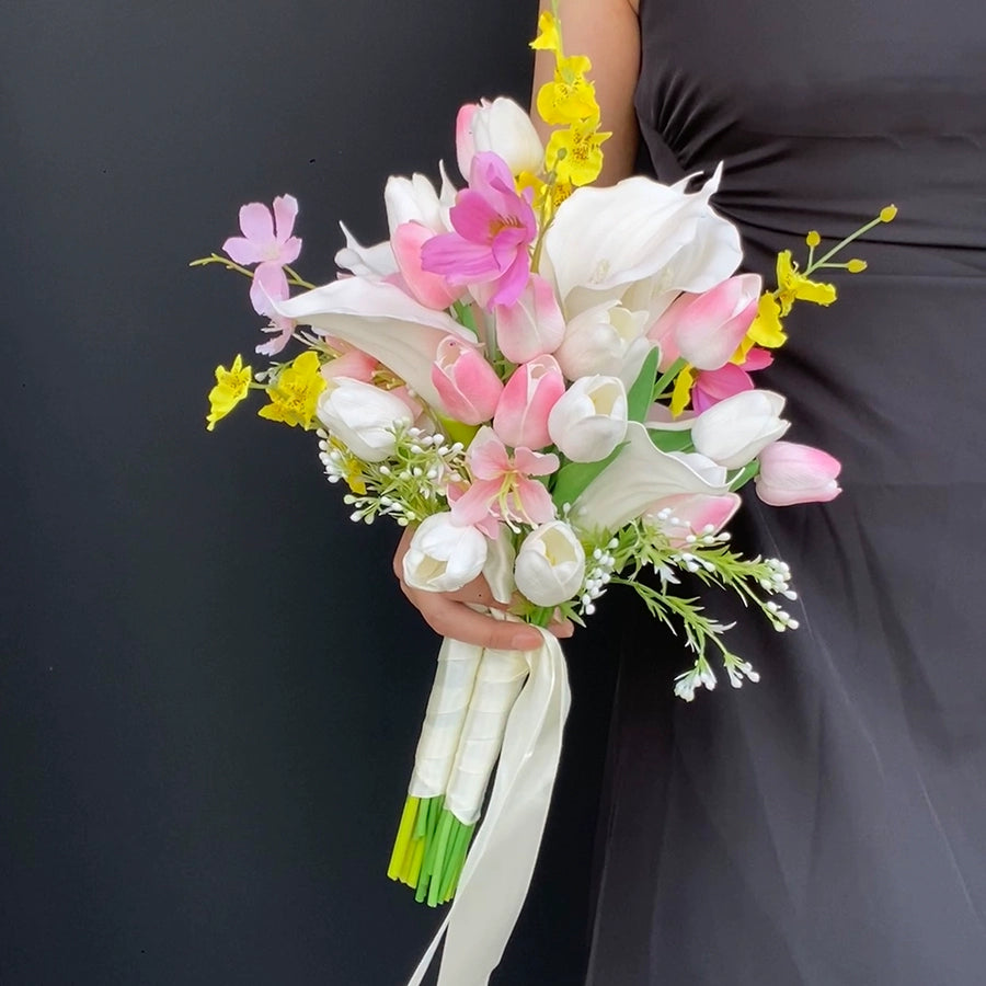 Two bunches of two-in-one simulated flowers, pink tulip calla lily, hand-held flowers, wedding certificate and graduation photo