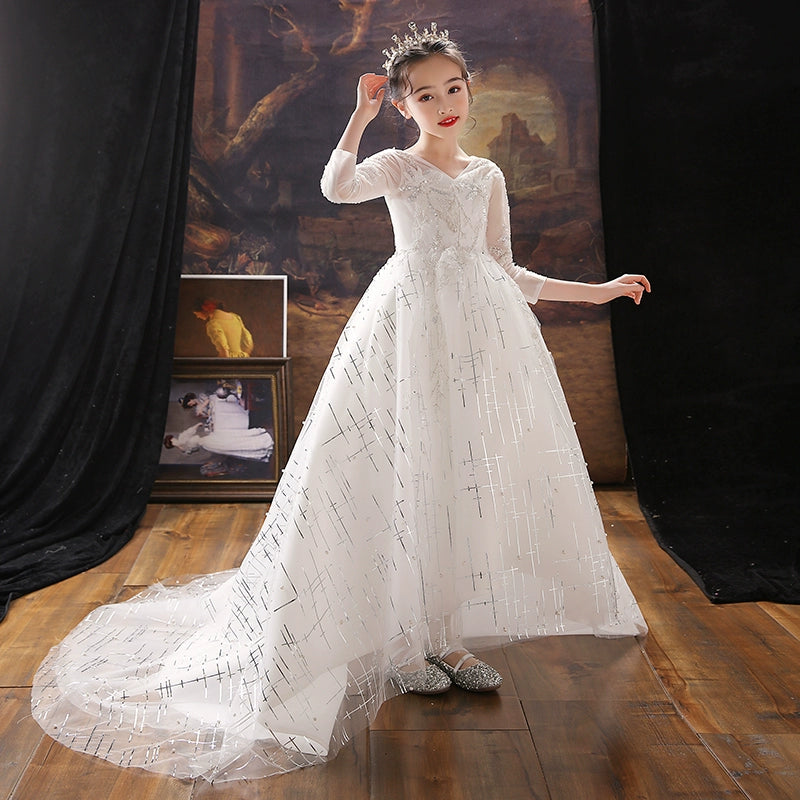 Elite Wedding Dress for Children: Princess Costume, Piano Performance