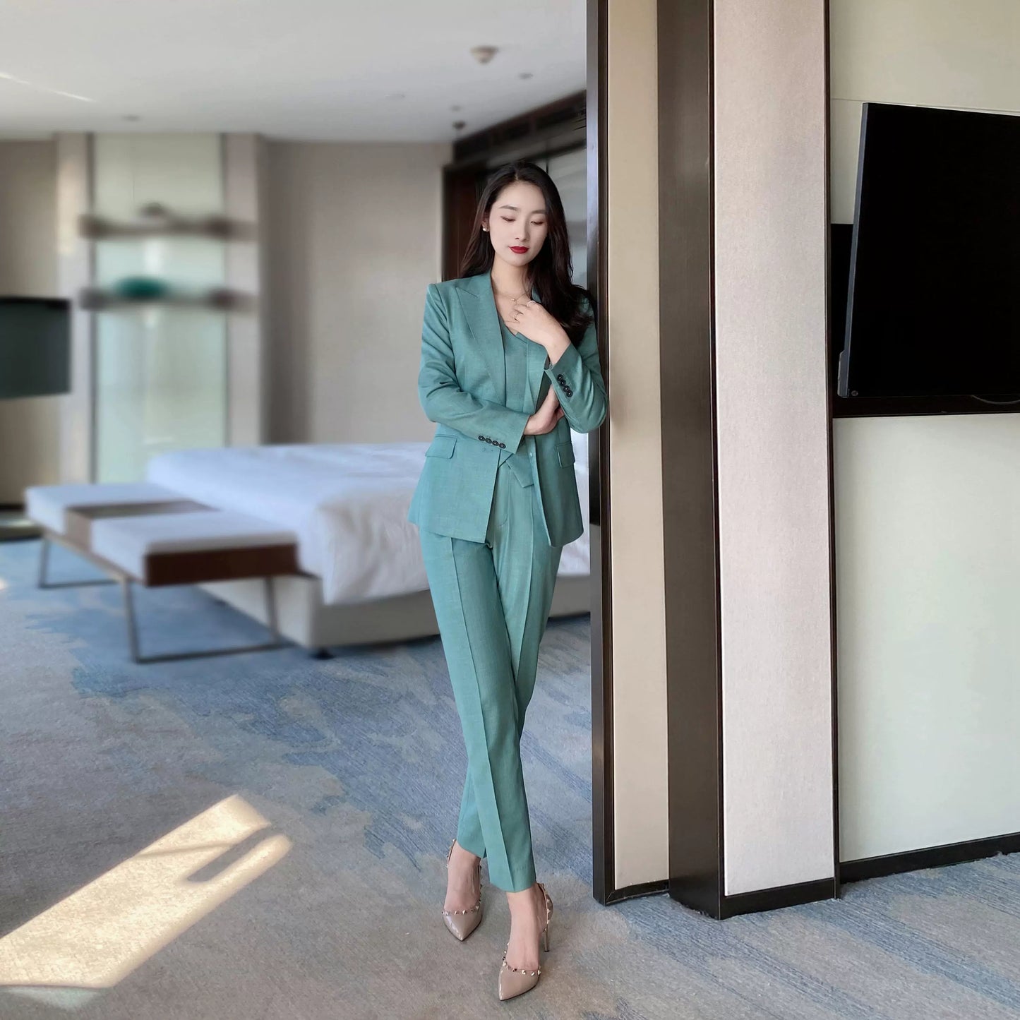Elegant Green Women's 3-Piece Slim Fit Suit Set