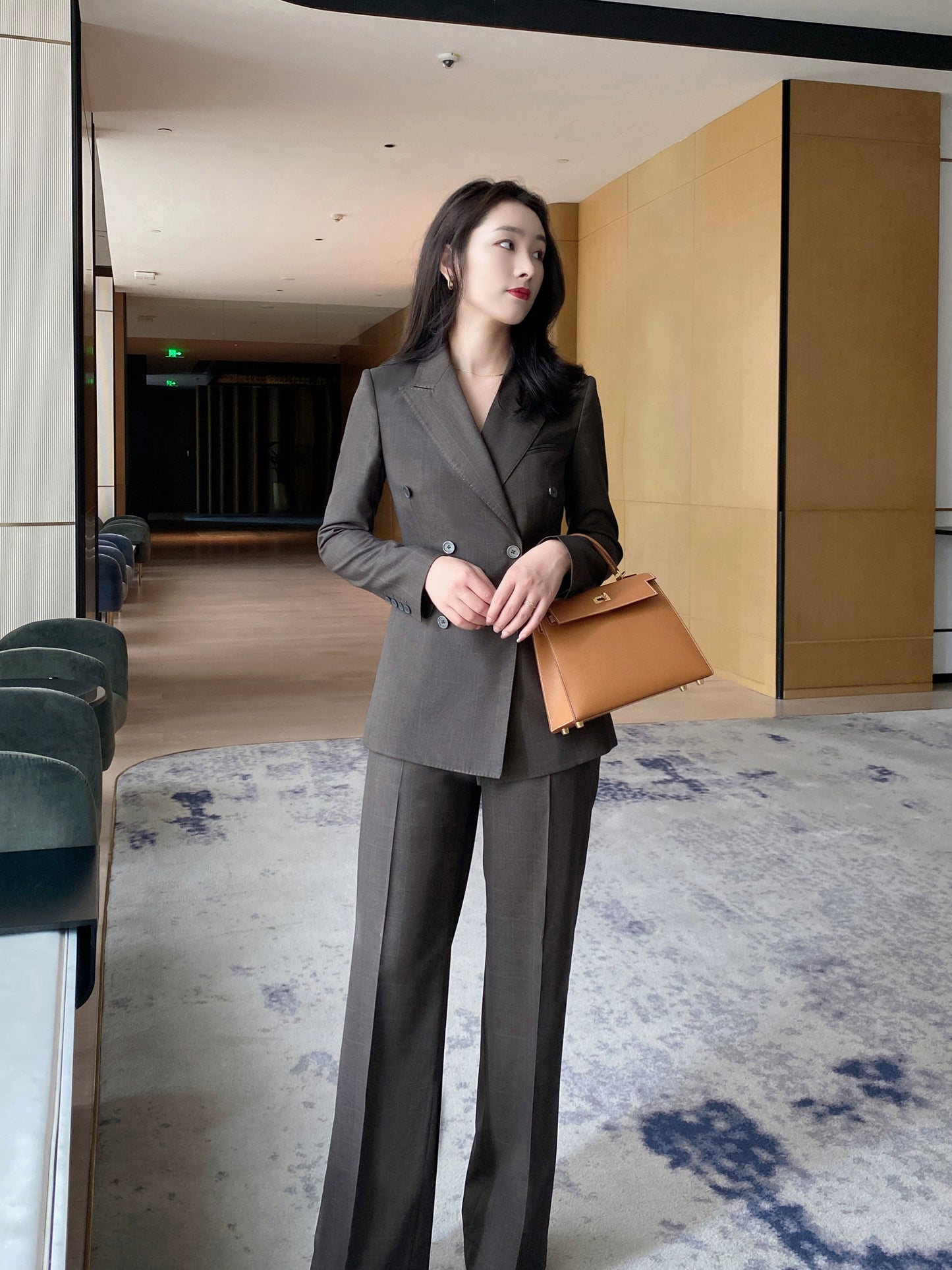 Coffee-Colored Classic Women’s Double-Breasted Suit with Straight Trousers
