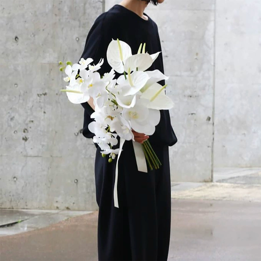 Elegant White Phalaenopsis Calla Lily Bouquet for Wedding Photos