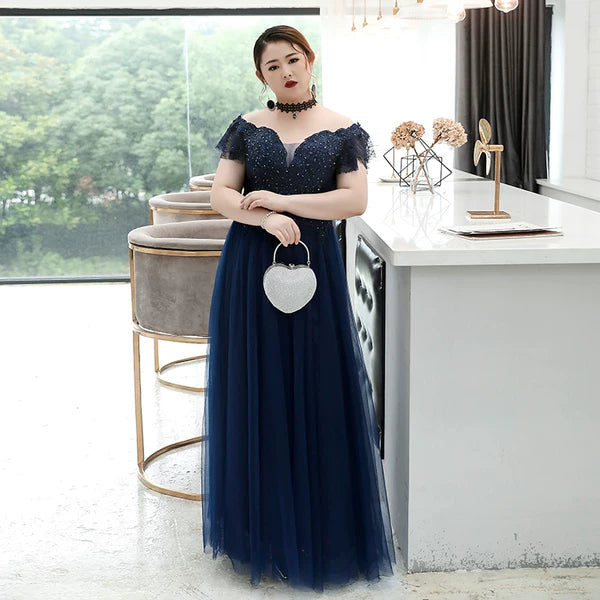 Elegant evening dress, plus size, high-quality style, fitted, open shoulders