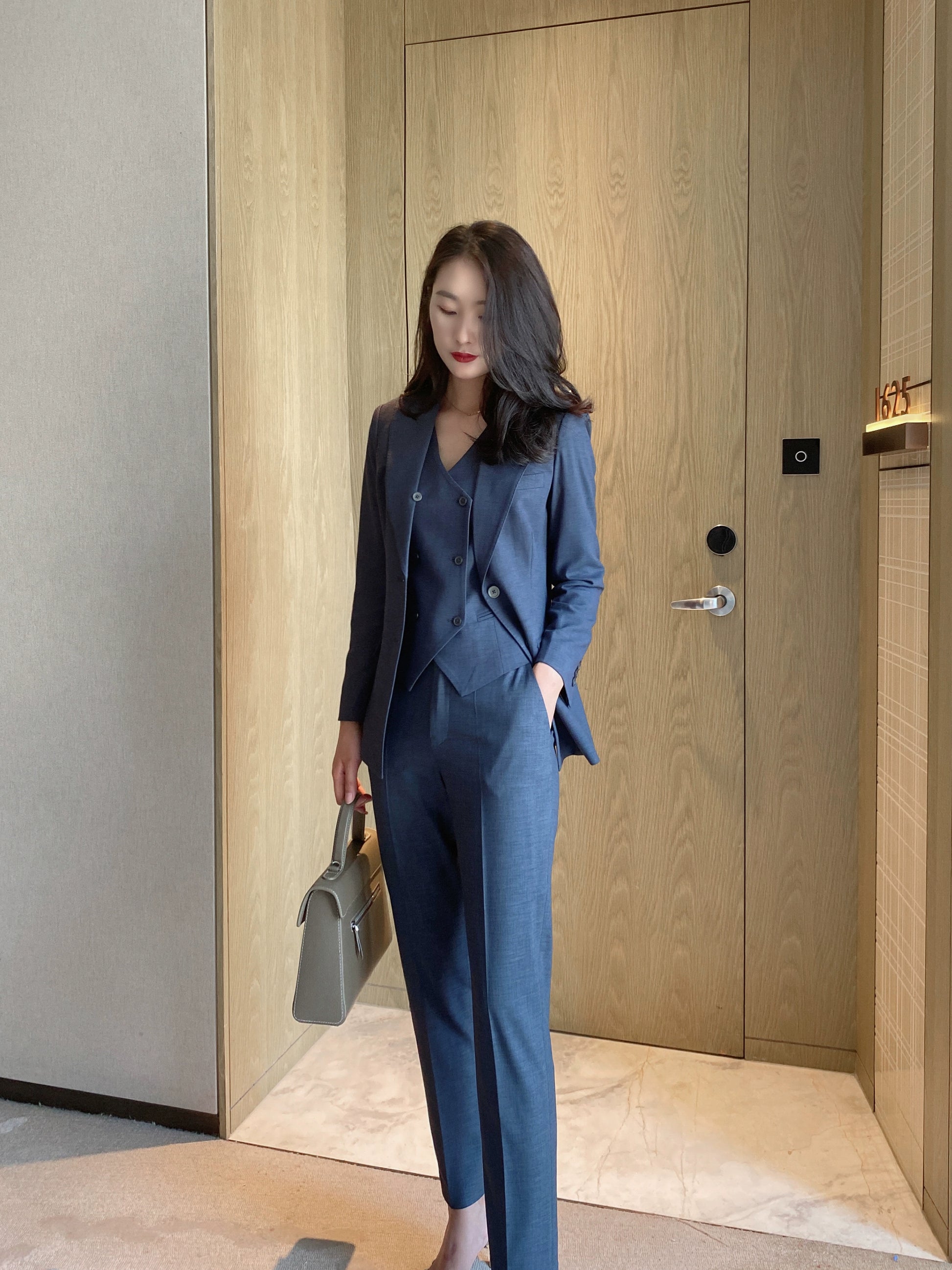 Premium Elite Three-Piece Business Suit with Vest and Trousers