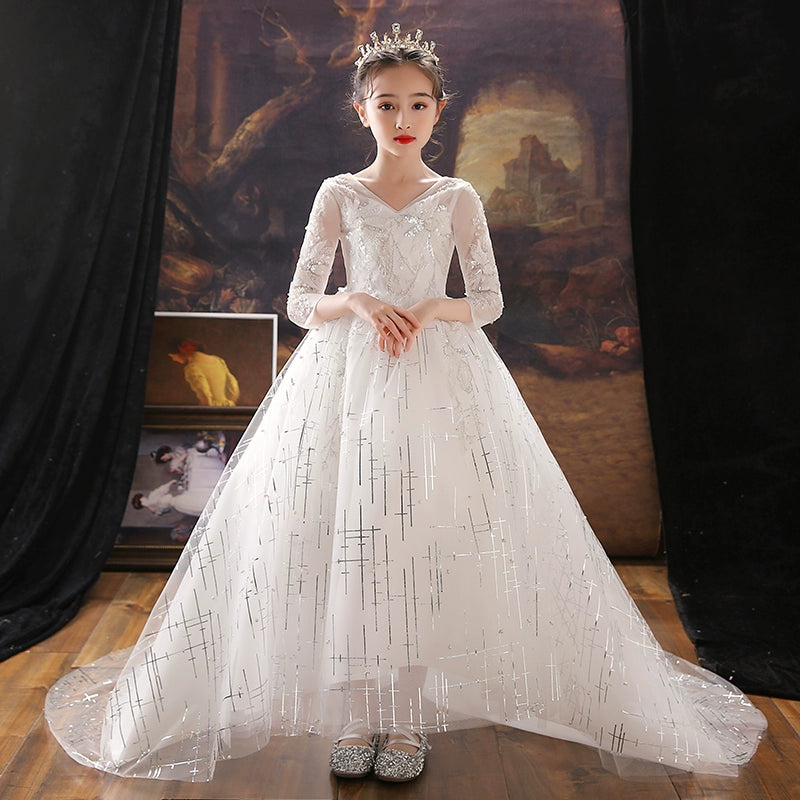 Elite Wedding Dress for Children: Princess Costume, Piano Performance