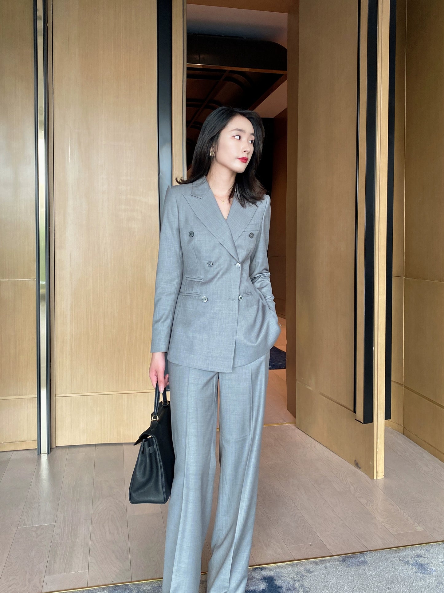 Elegant Light Grey Autumn Women Suit with Wide‑Leg Trousers